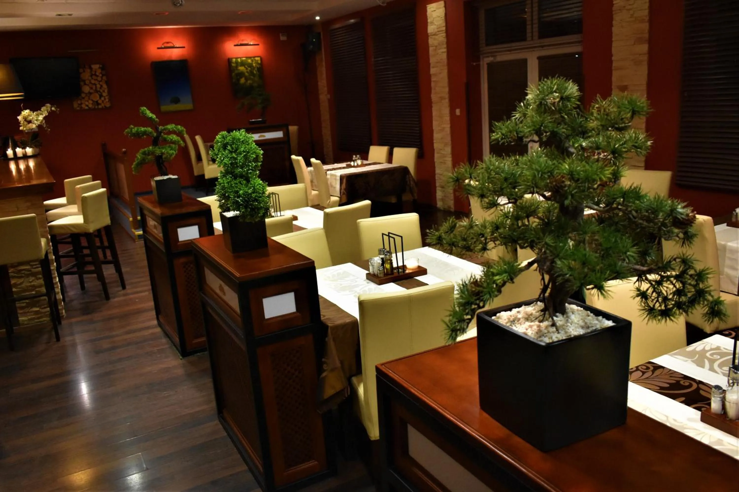 Restaurant/places to eat in Hotel Złote Dęby