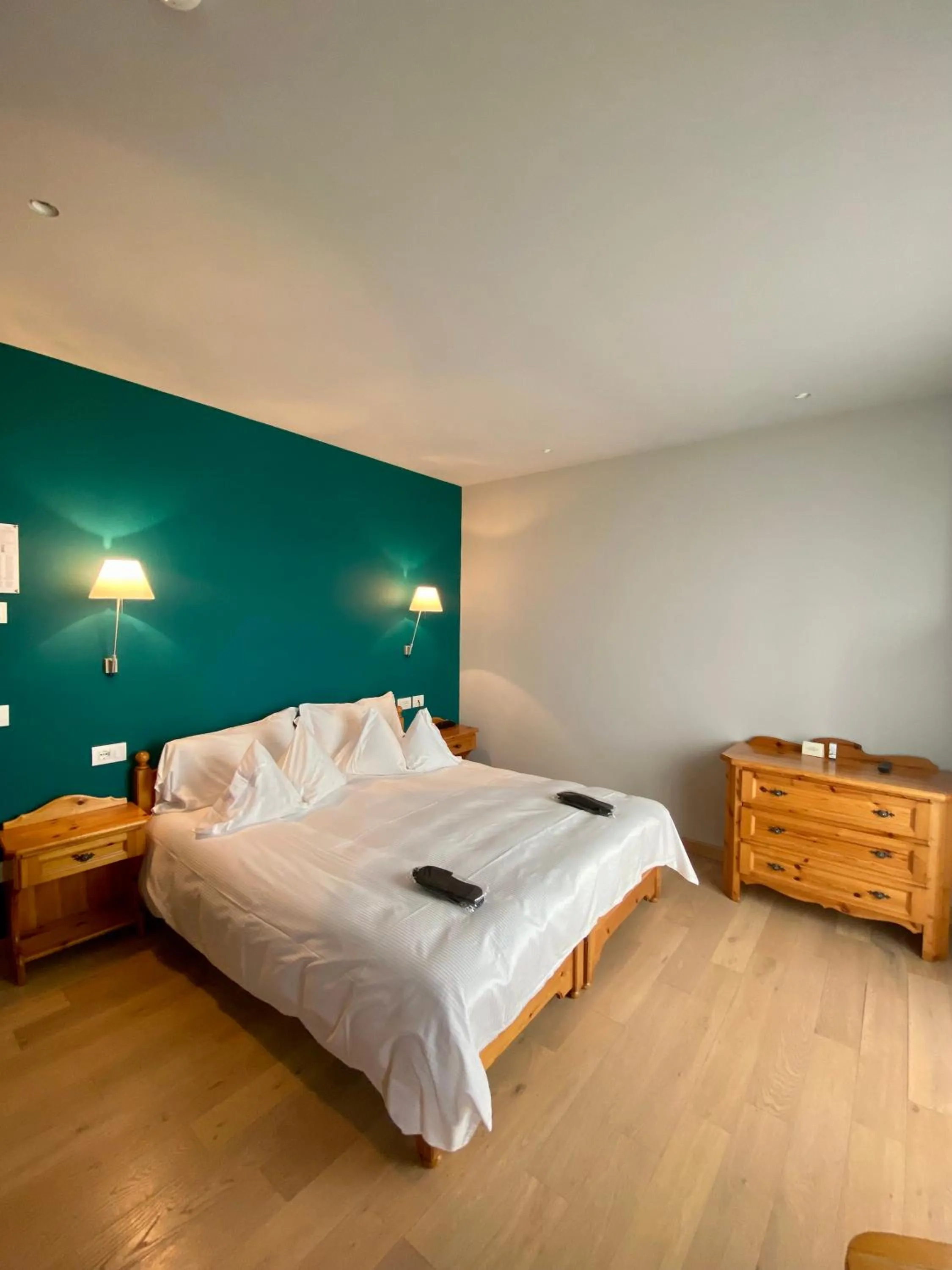 Bedroom, Bed in Albergo Rutzer