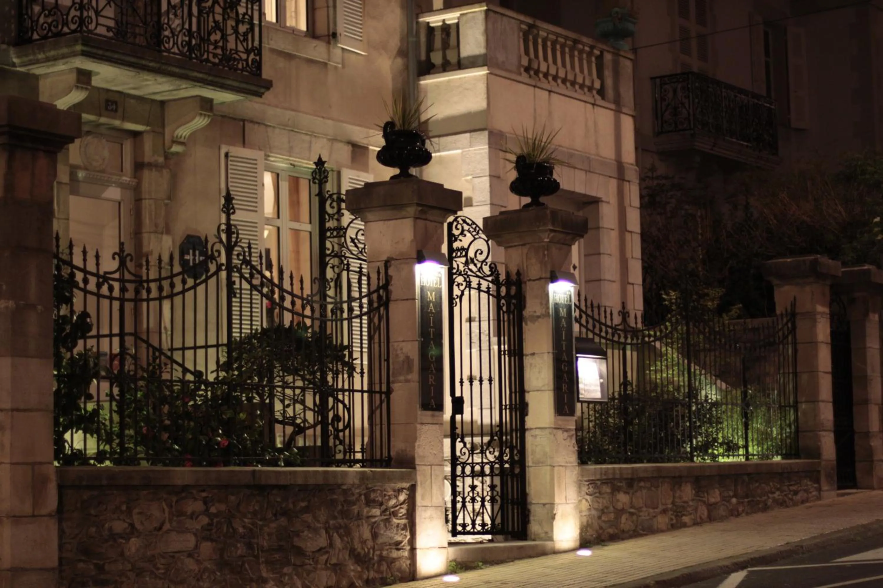 Facade/entrance in Hôtel Maïtagaria