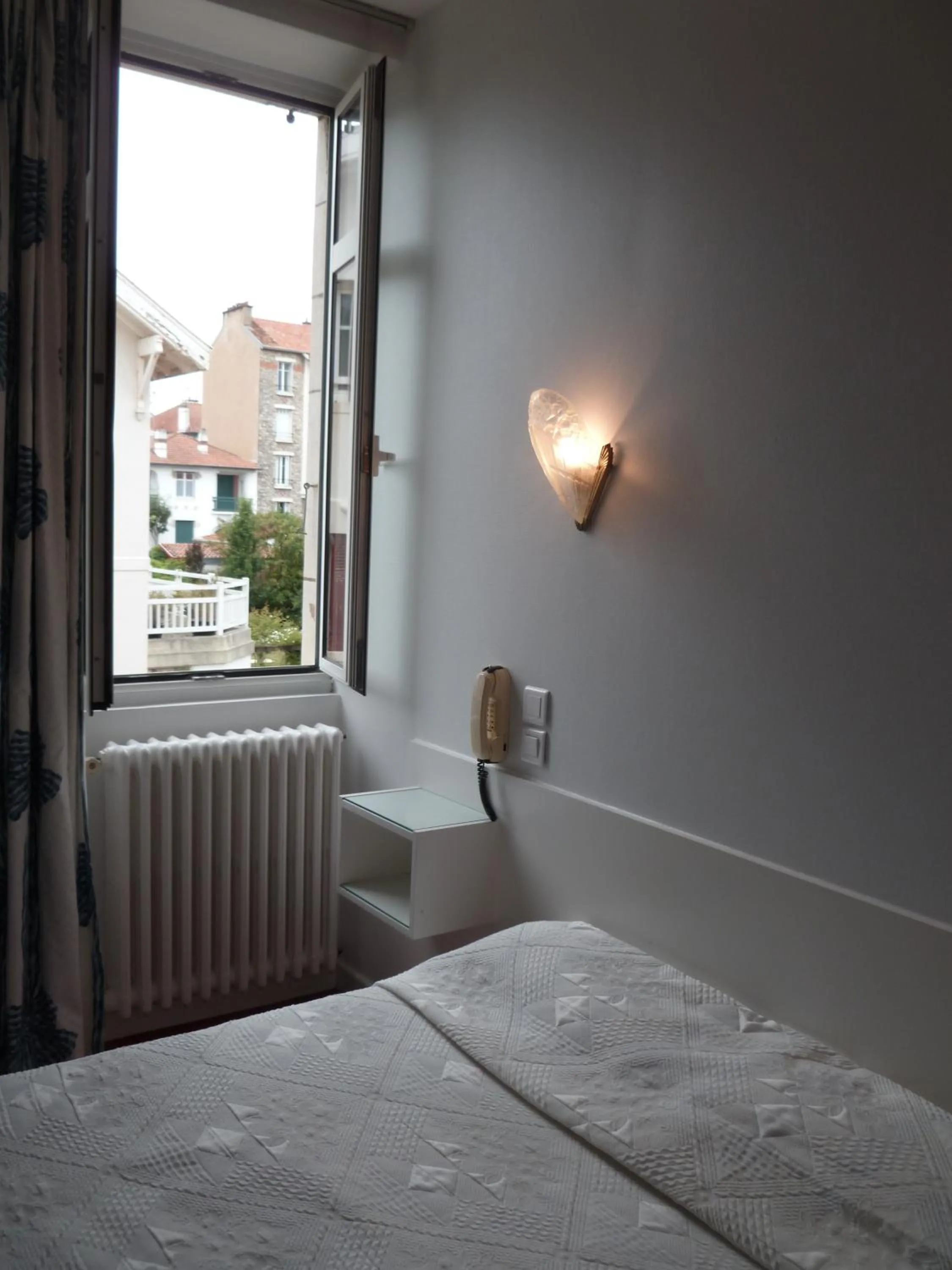 Decorative detail, Bed in Hôtel Maïtagaria