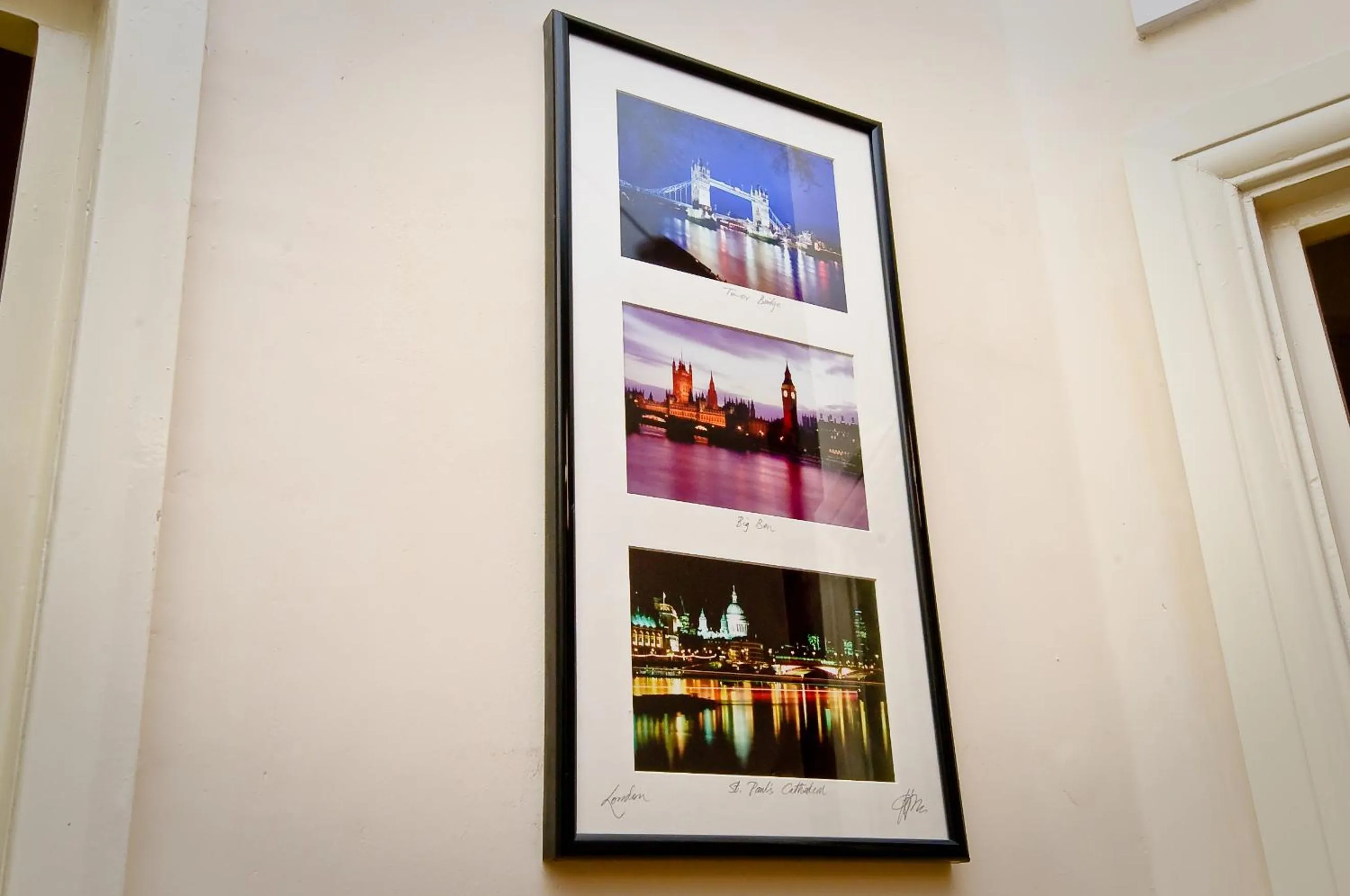 Decorative detail in Leigh House Hotel