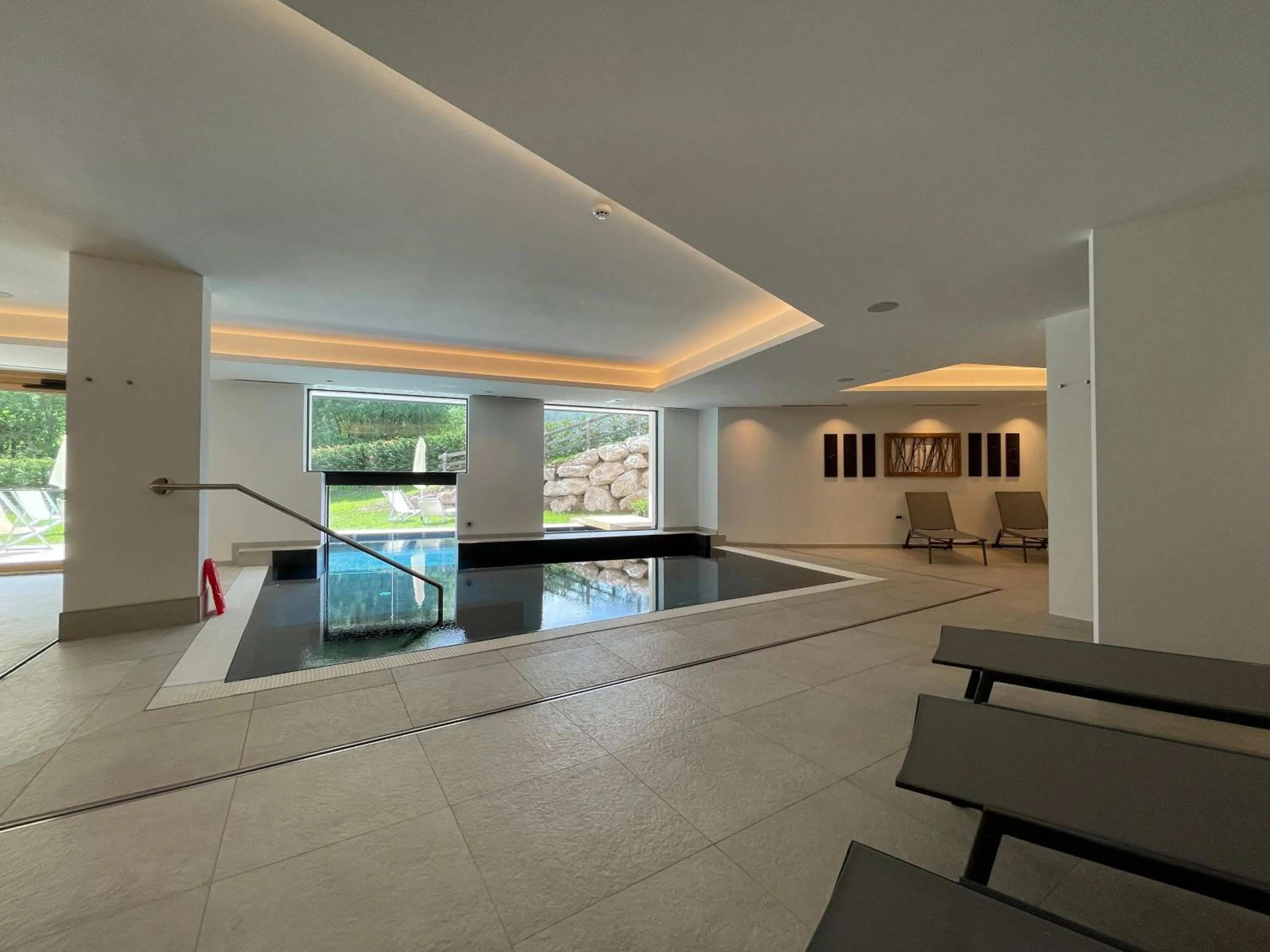 Swimming pool in Hotel Miravalle