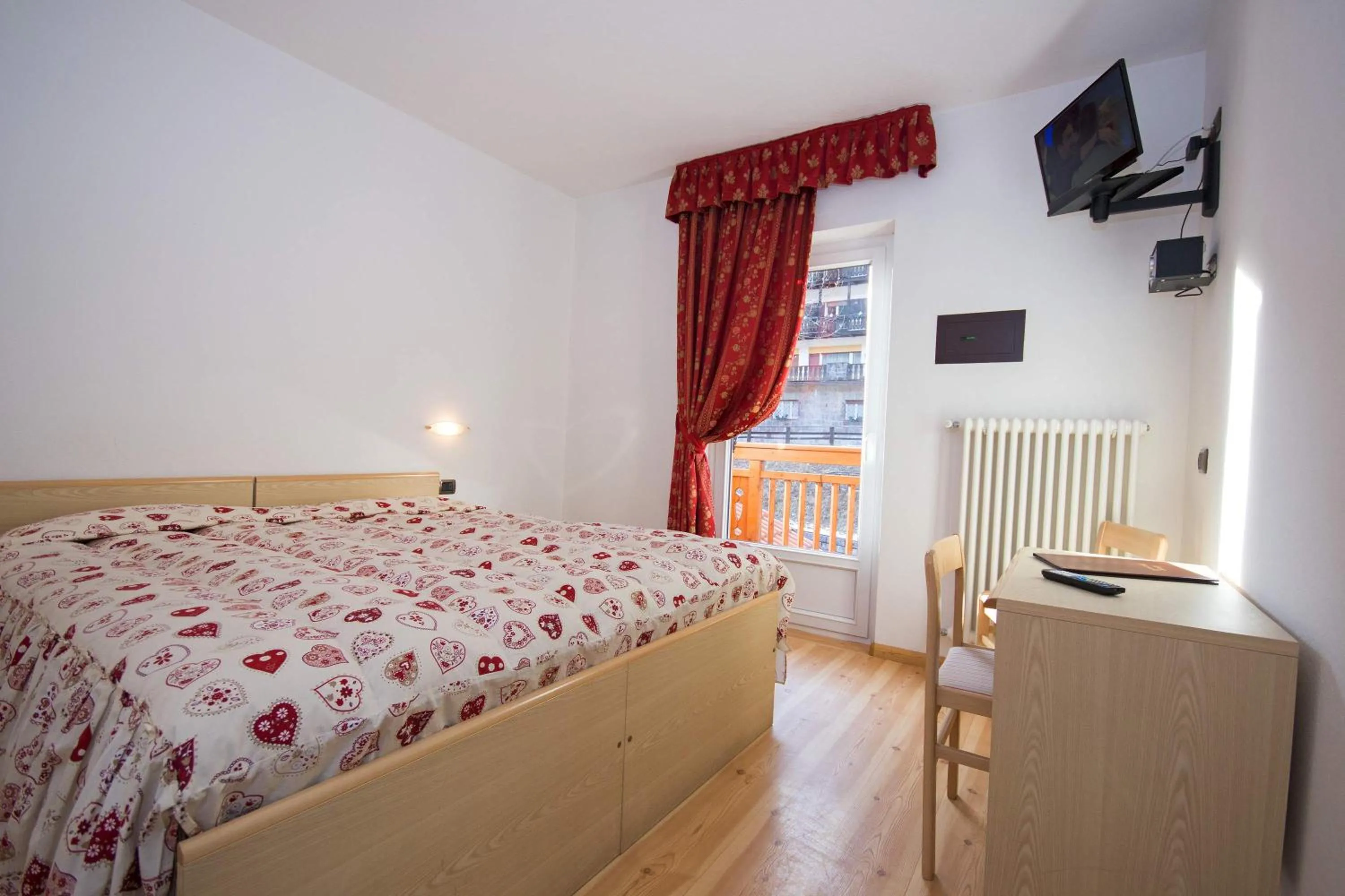 Bedroom, Bed in Hotel Miravalle