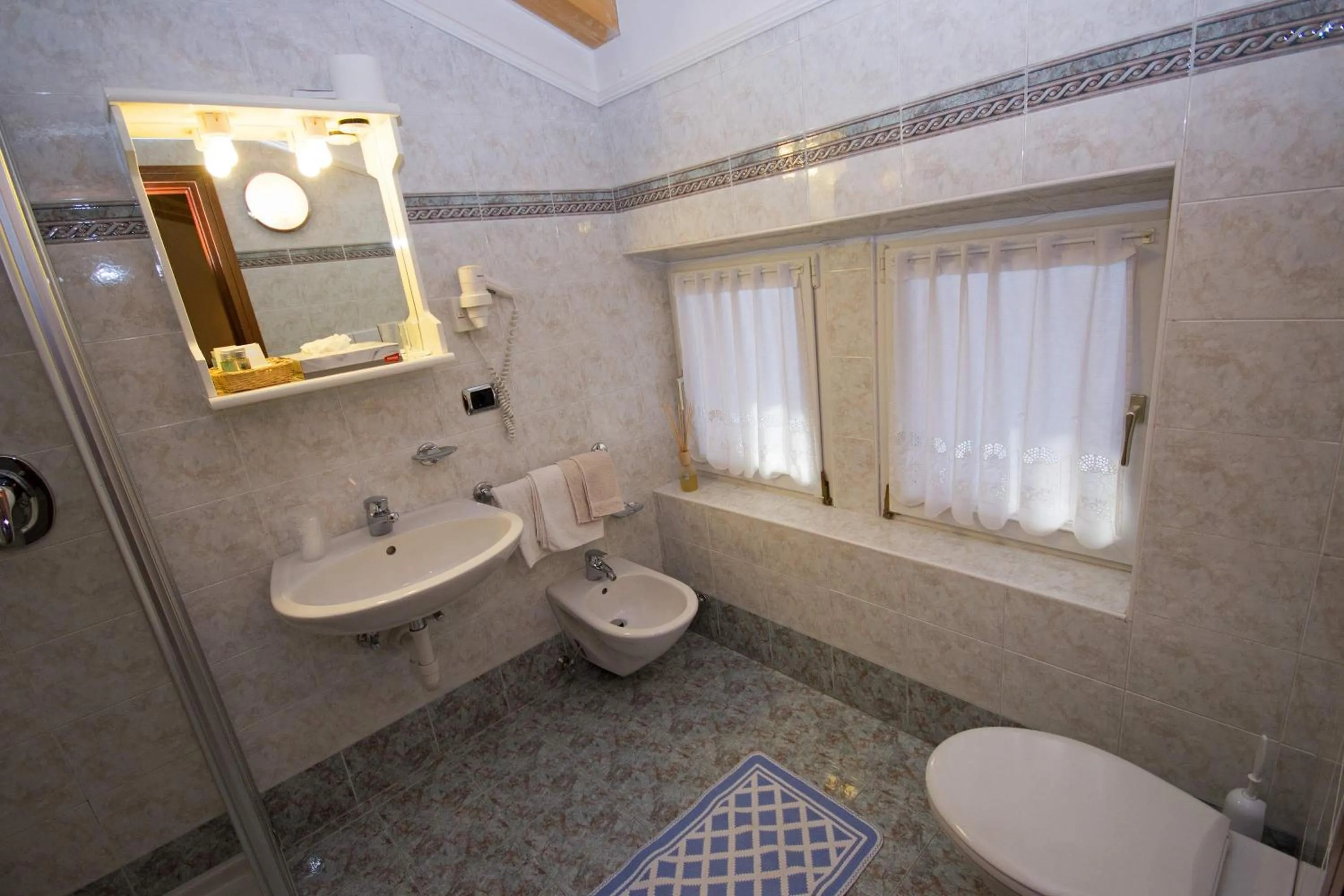 Bathroom in Hotel Miravalle