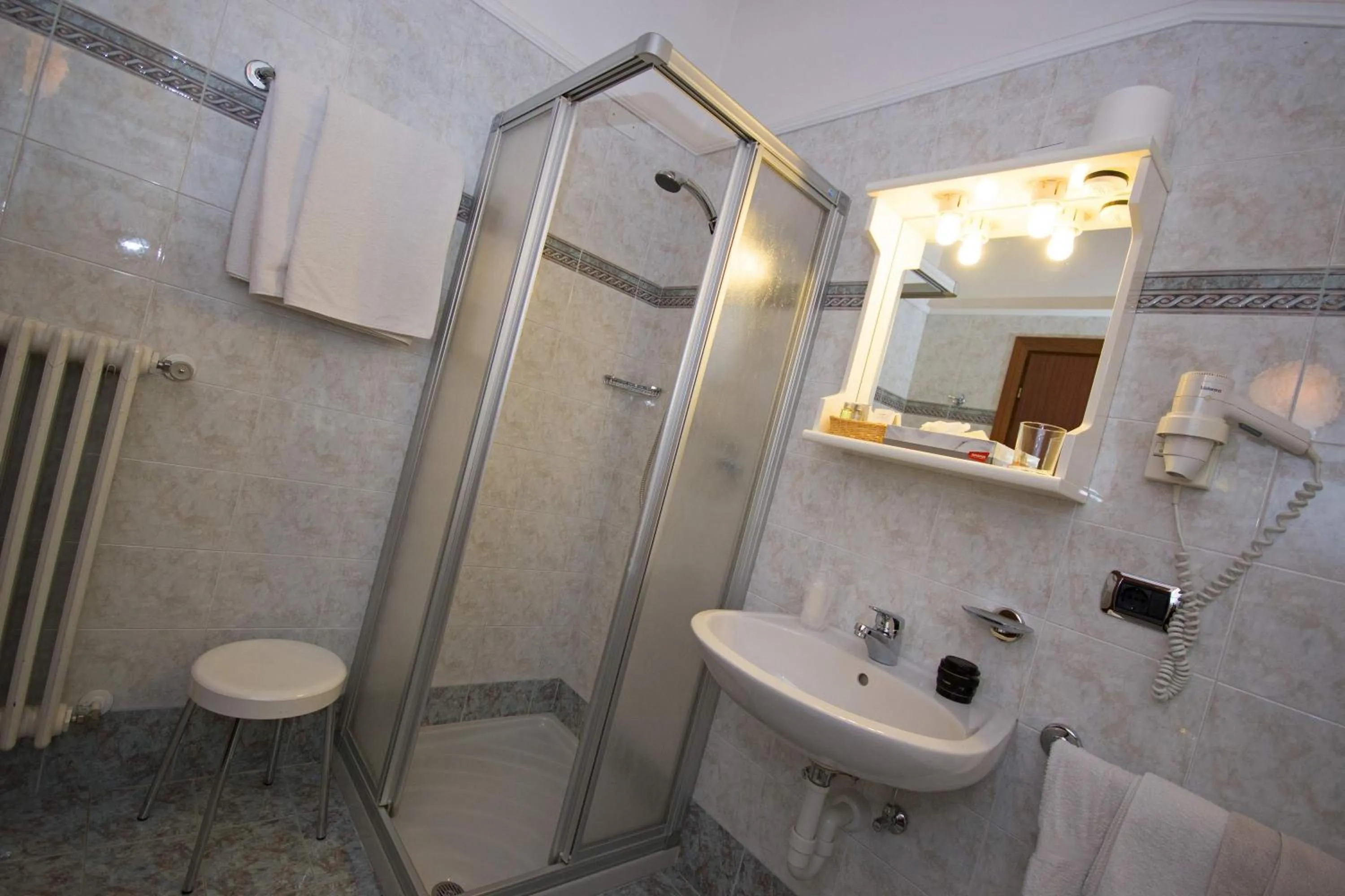 Bathroom in Hotel Miravalle