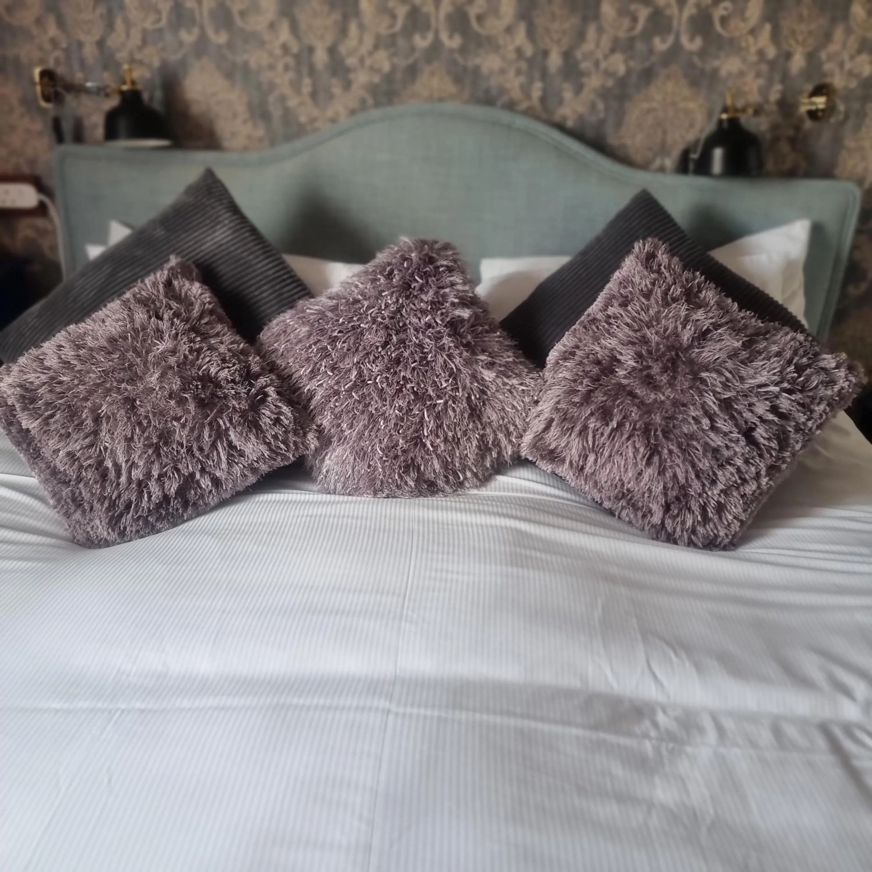 Bed in Tracey's Driftwood