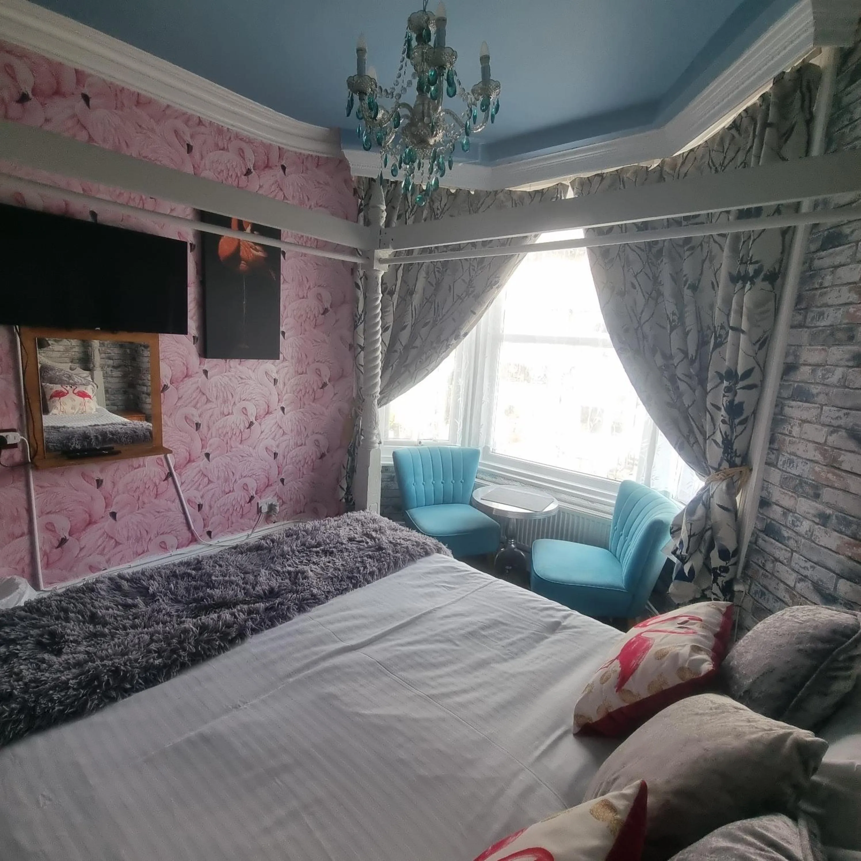 Bed in Tracey's Driftwood