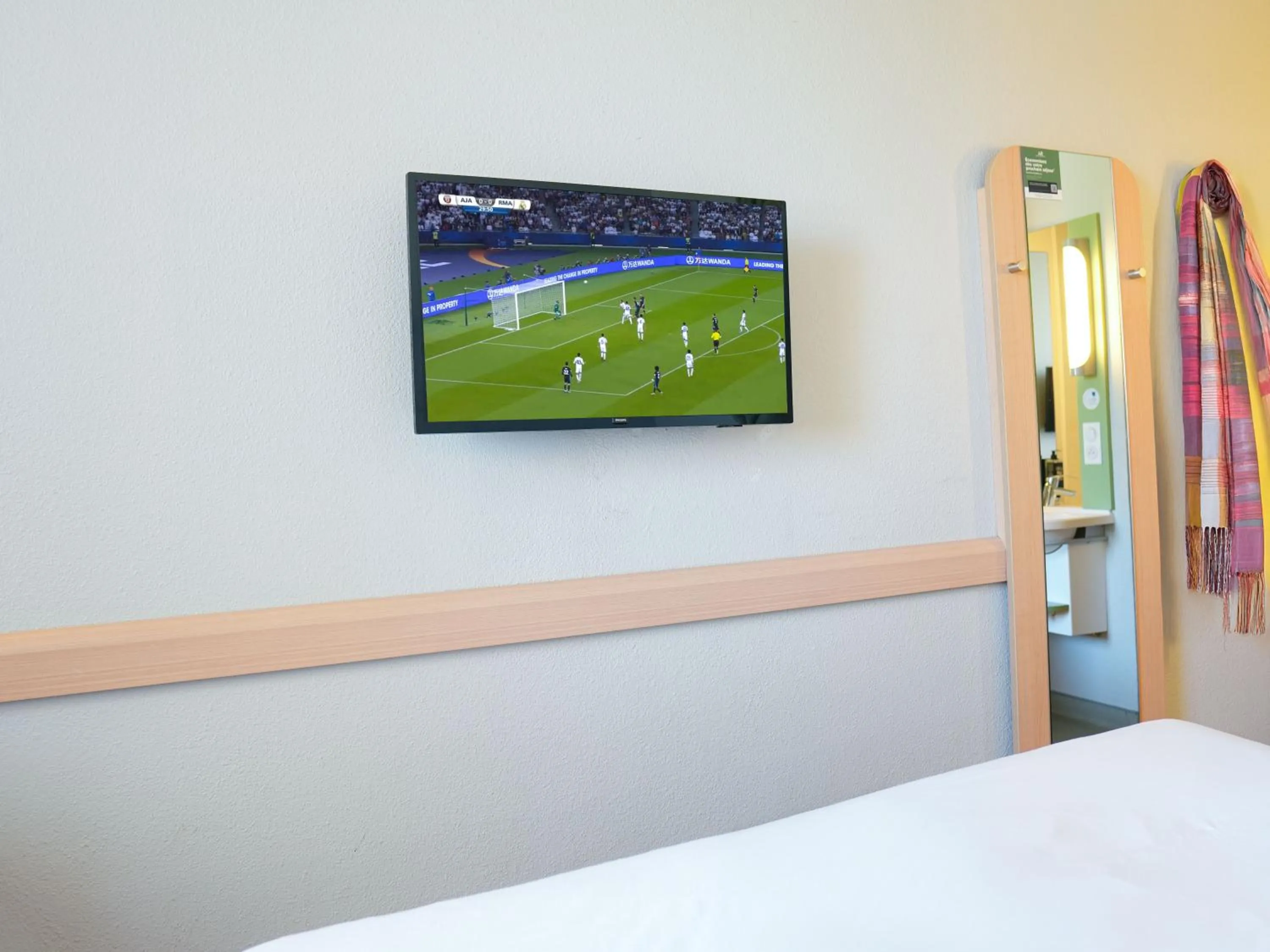 Bedroom, Bed in ibis budget Caen Porte de Bretagne