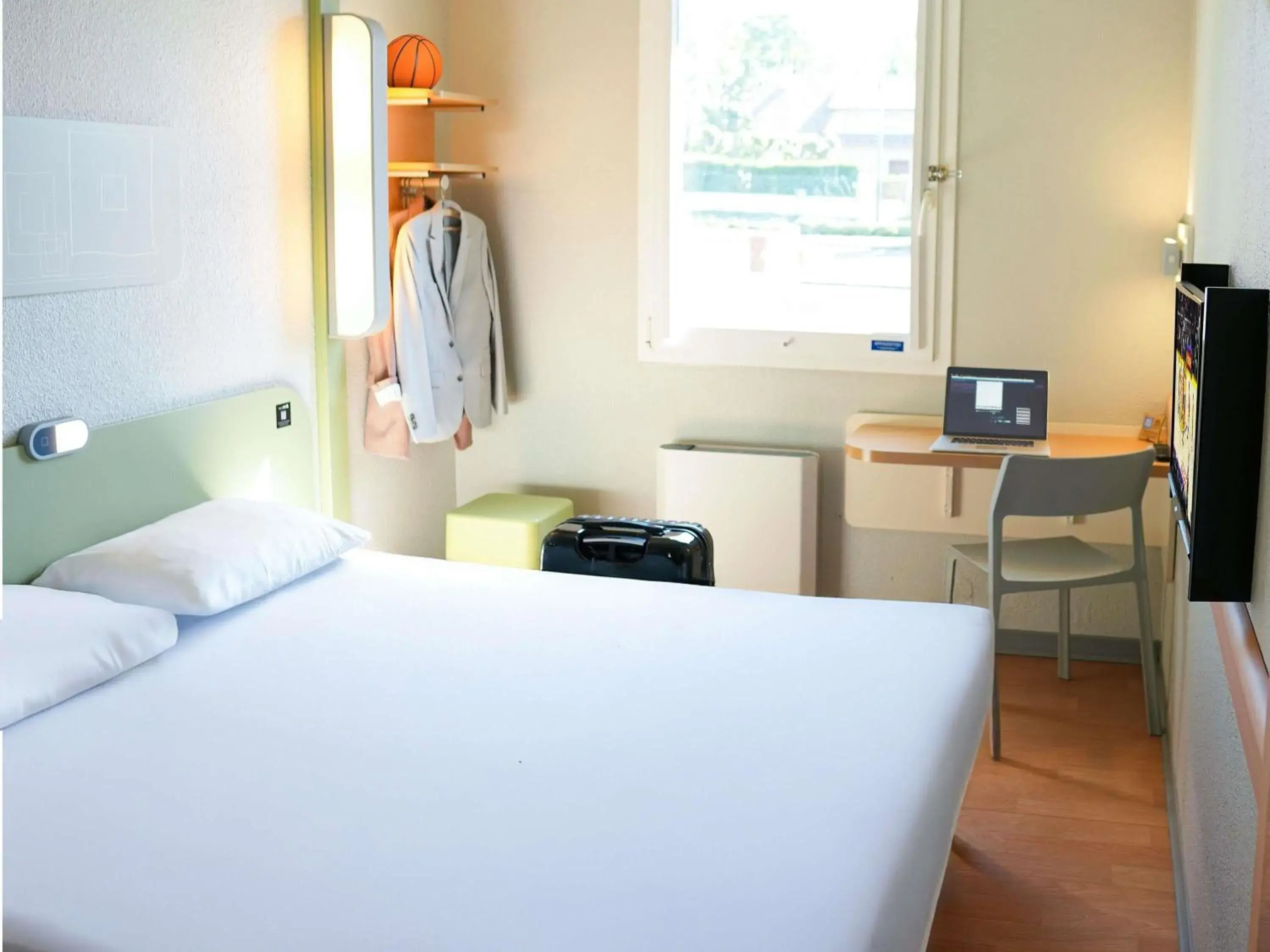 Double Room in ibis budget Caen Porte de Bretagne Double Room in ibis budget Caen Porte de Bretagne