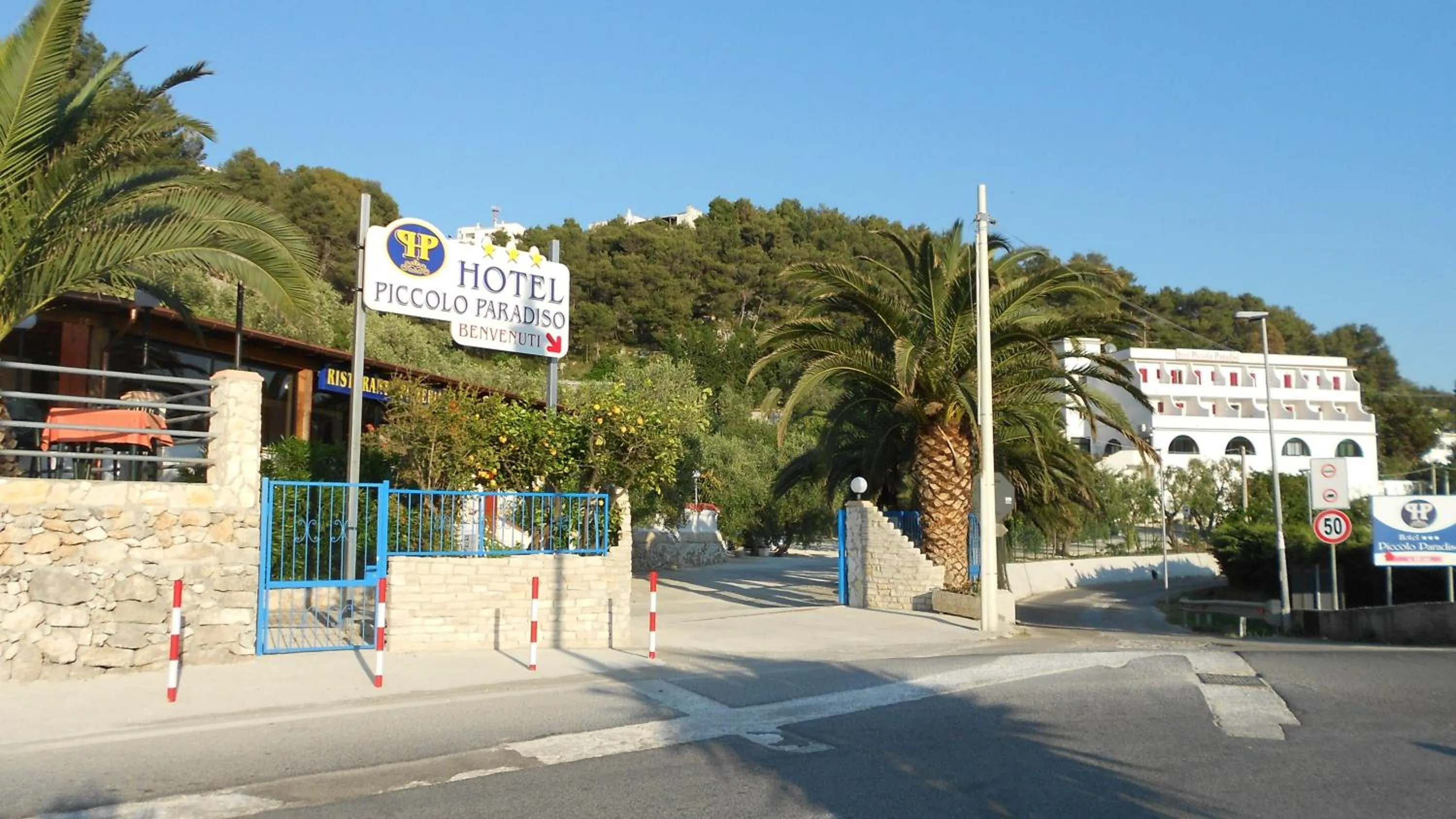 Property building in Hotel Piccolo Paradiso