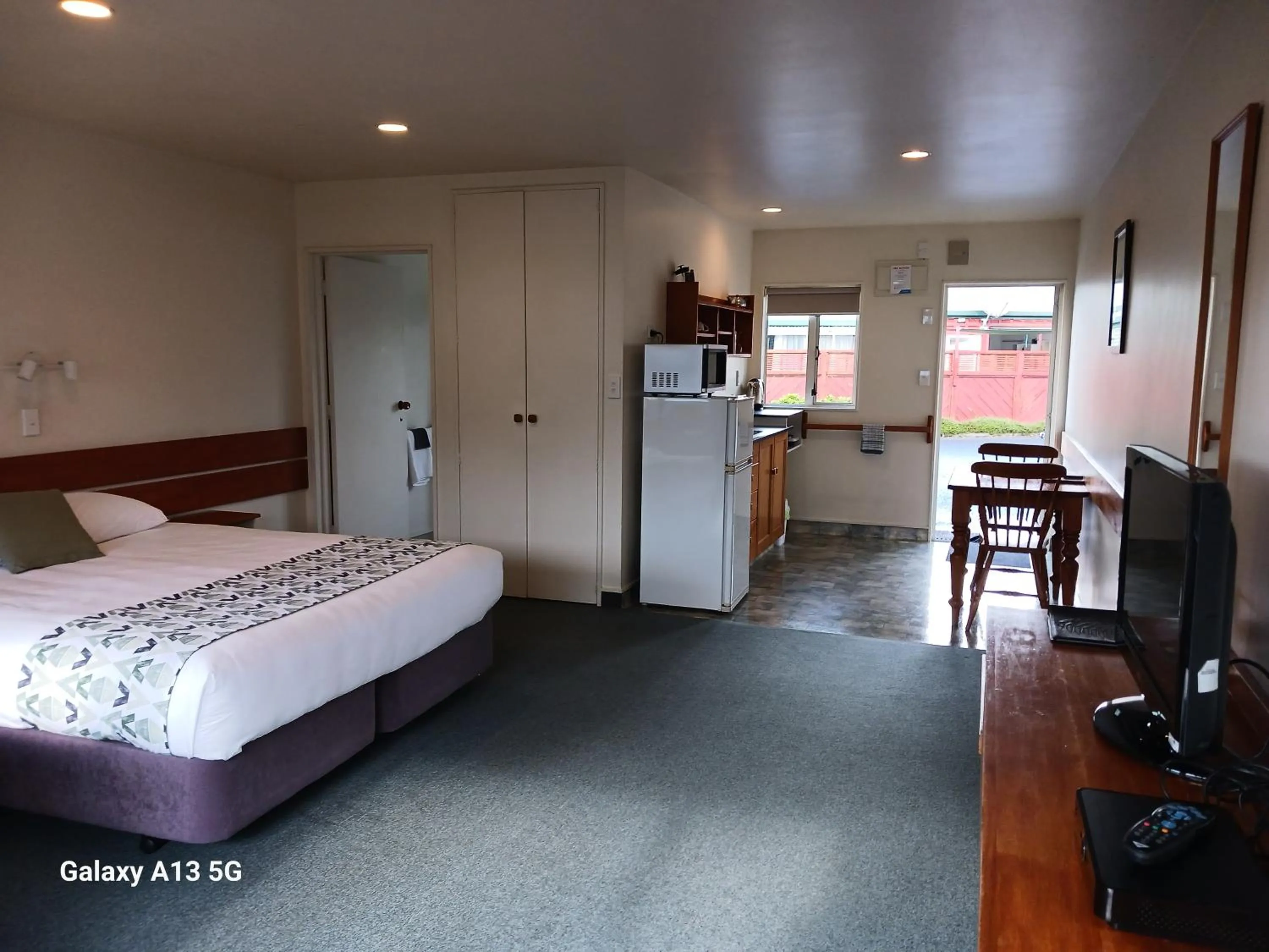 Bed in Anatoki Lodge Motel