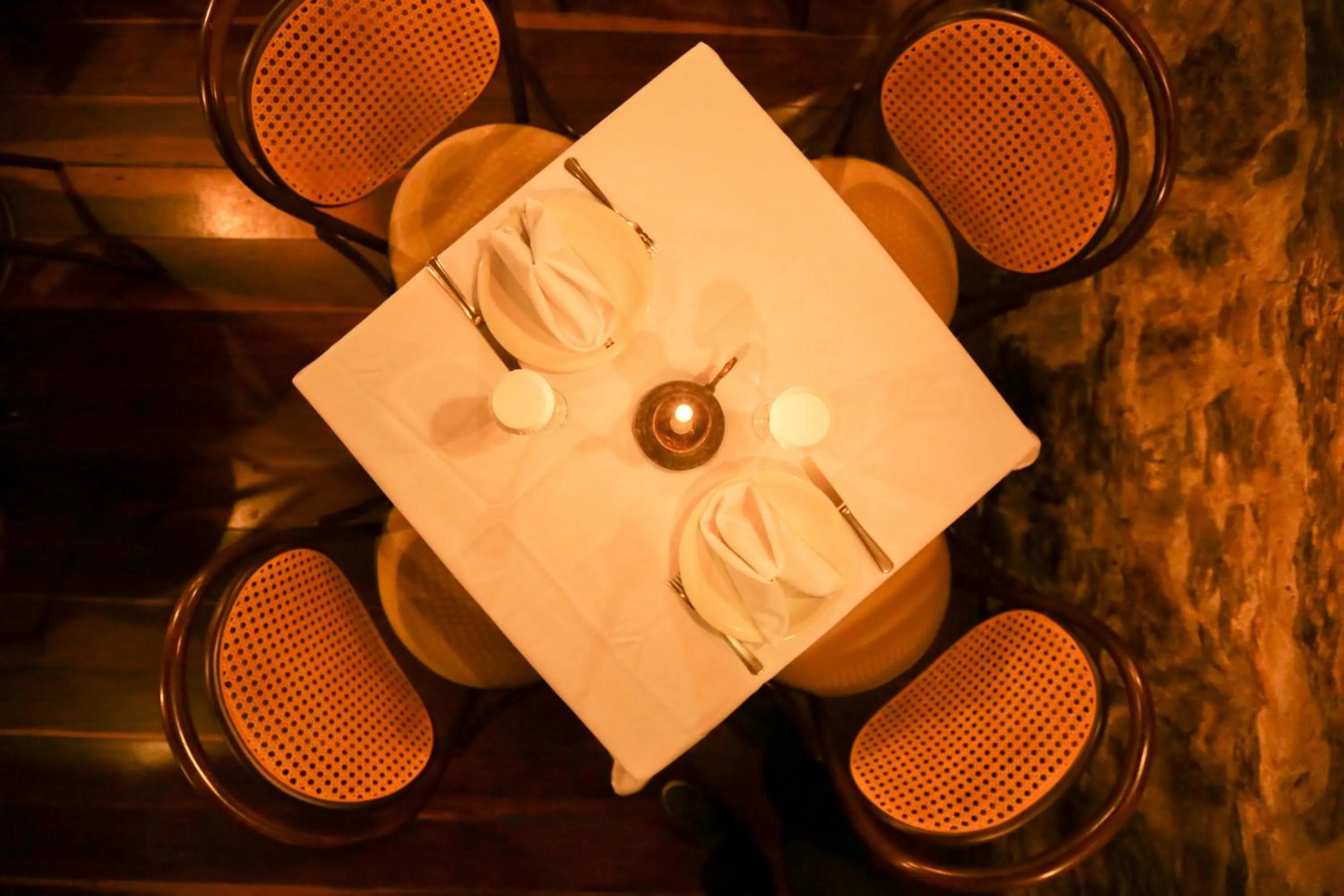 Restaurant/places to eat in Hotel Luxor