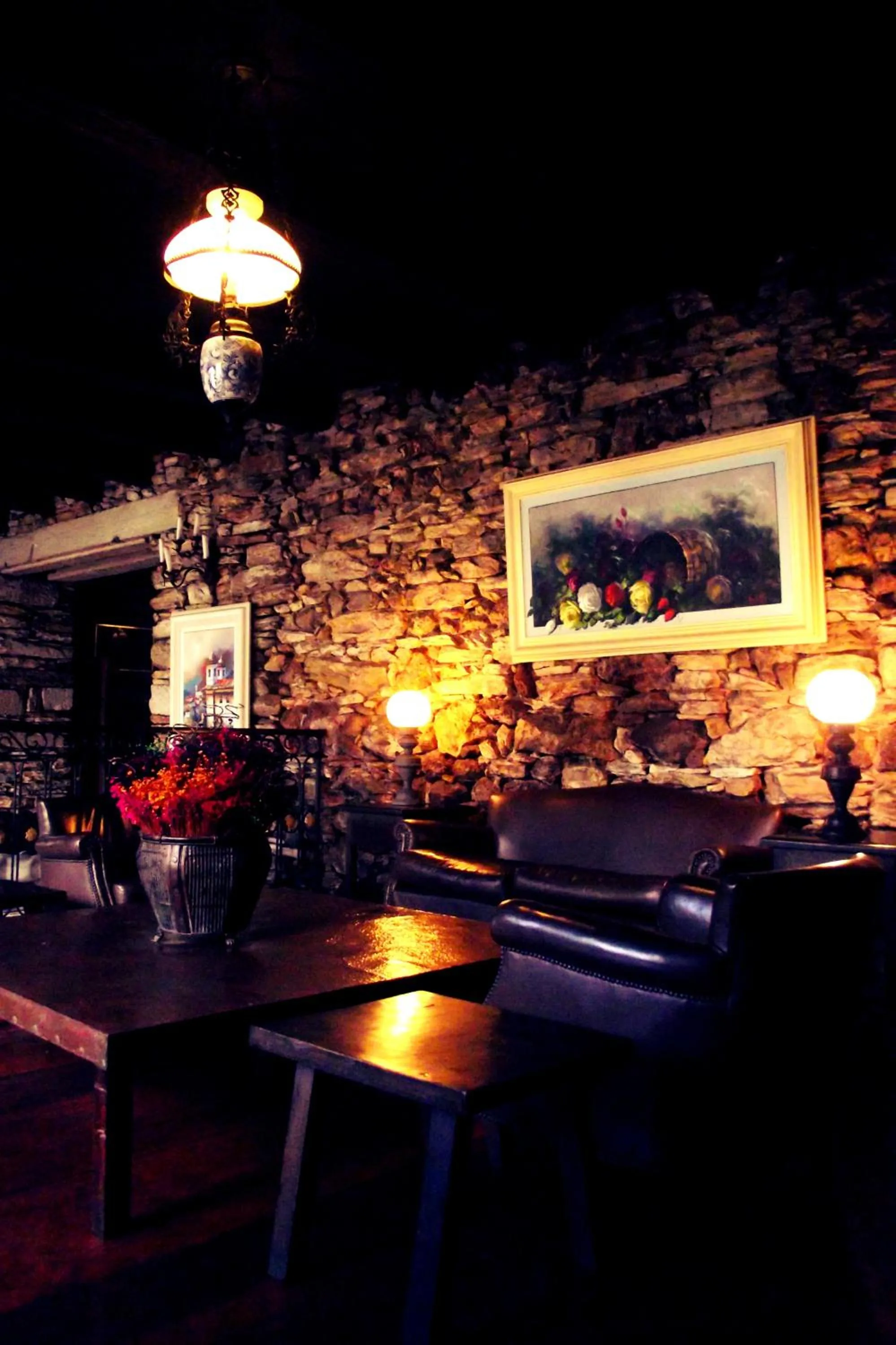 People in Hotel Luxor