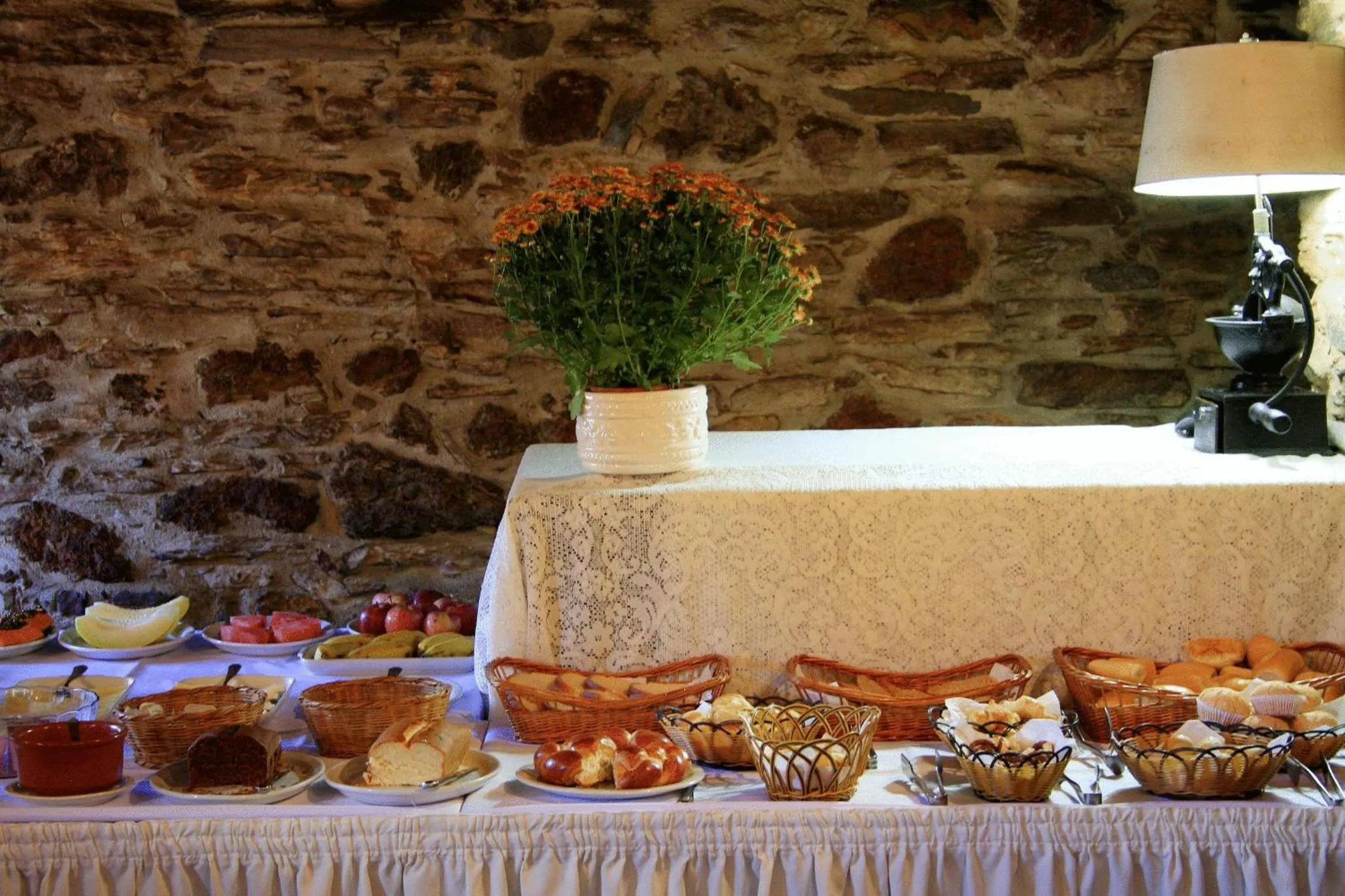 Restaurant/places to eat in Hotel Luxor