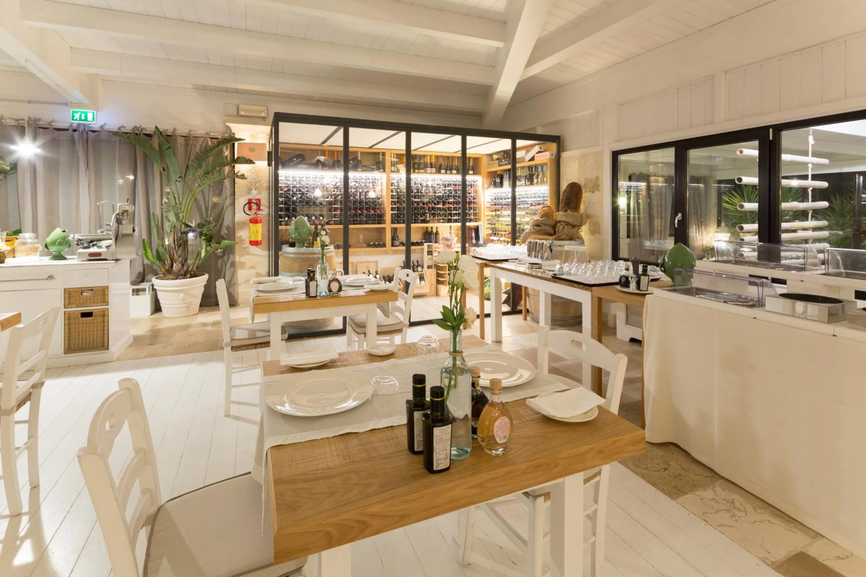 Restaurant/places to eat in Canne Bianche Lifestyle Hotel