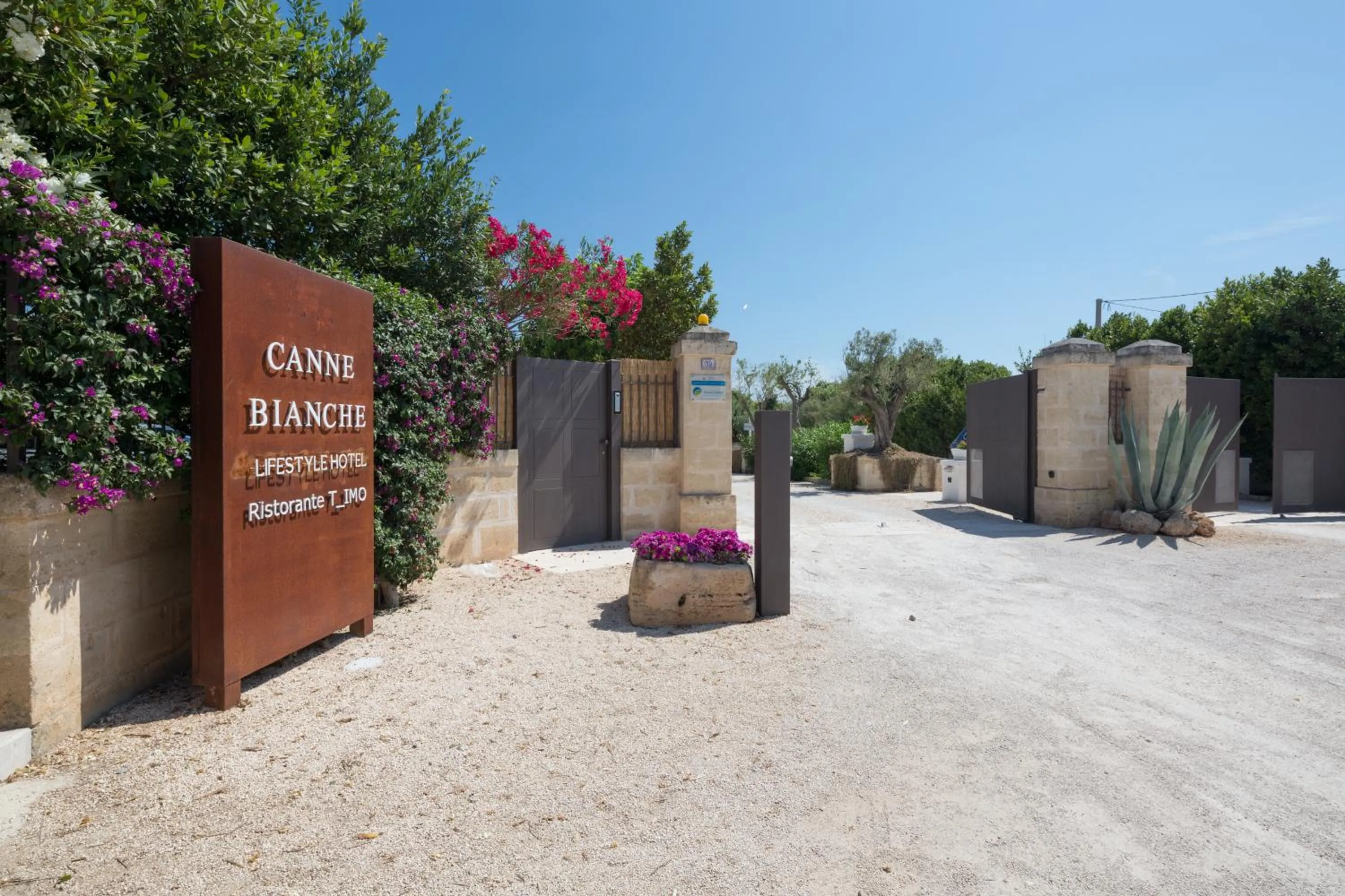 Facade/entrance in Canne Bianche Lifestyle Hotel