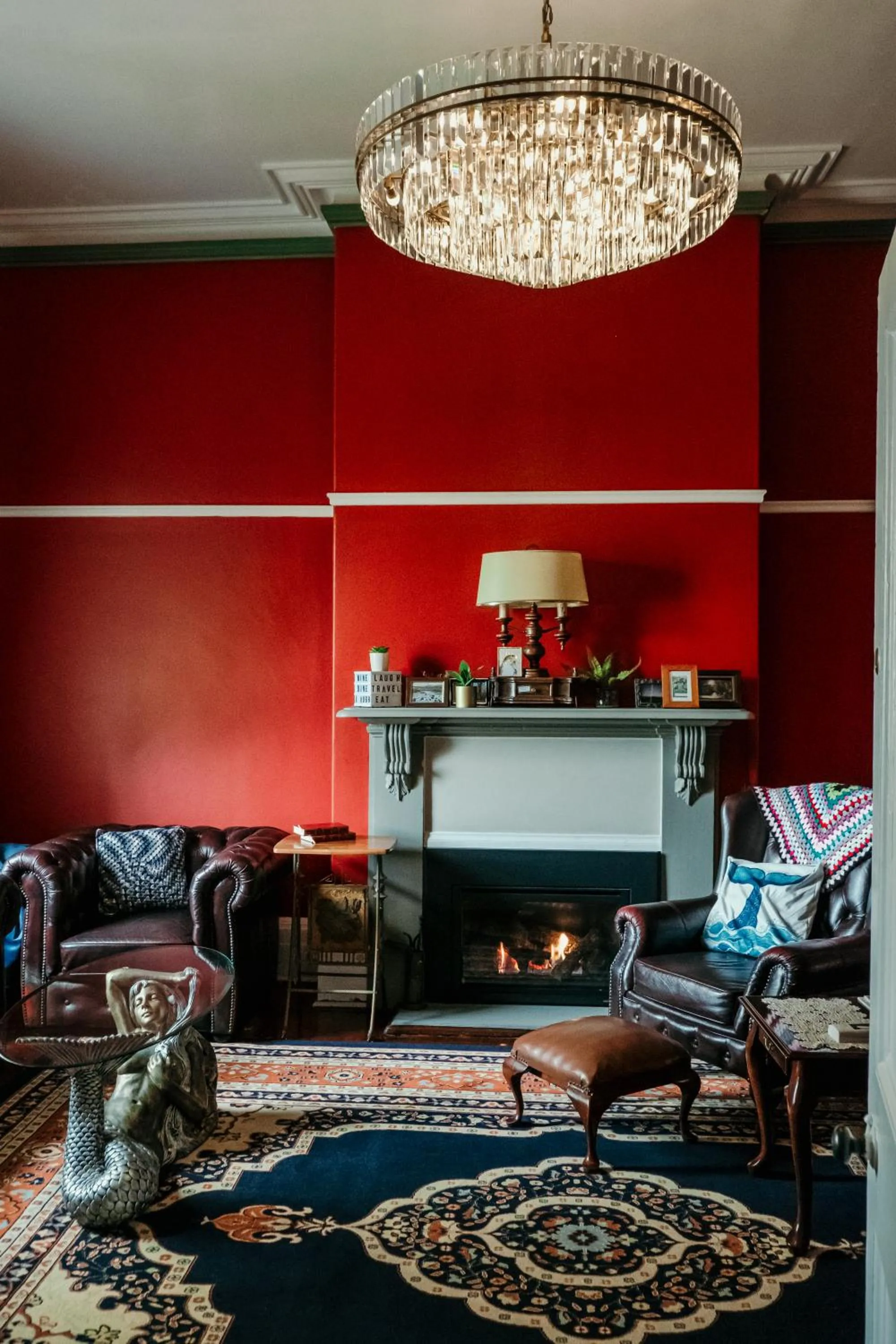 Communal lounge/ TV room in The Wandering Whale Port Fairy