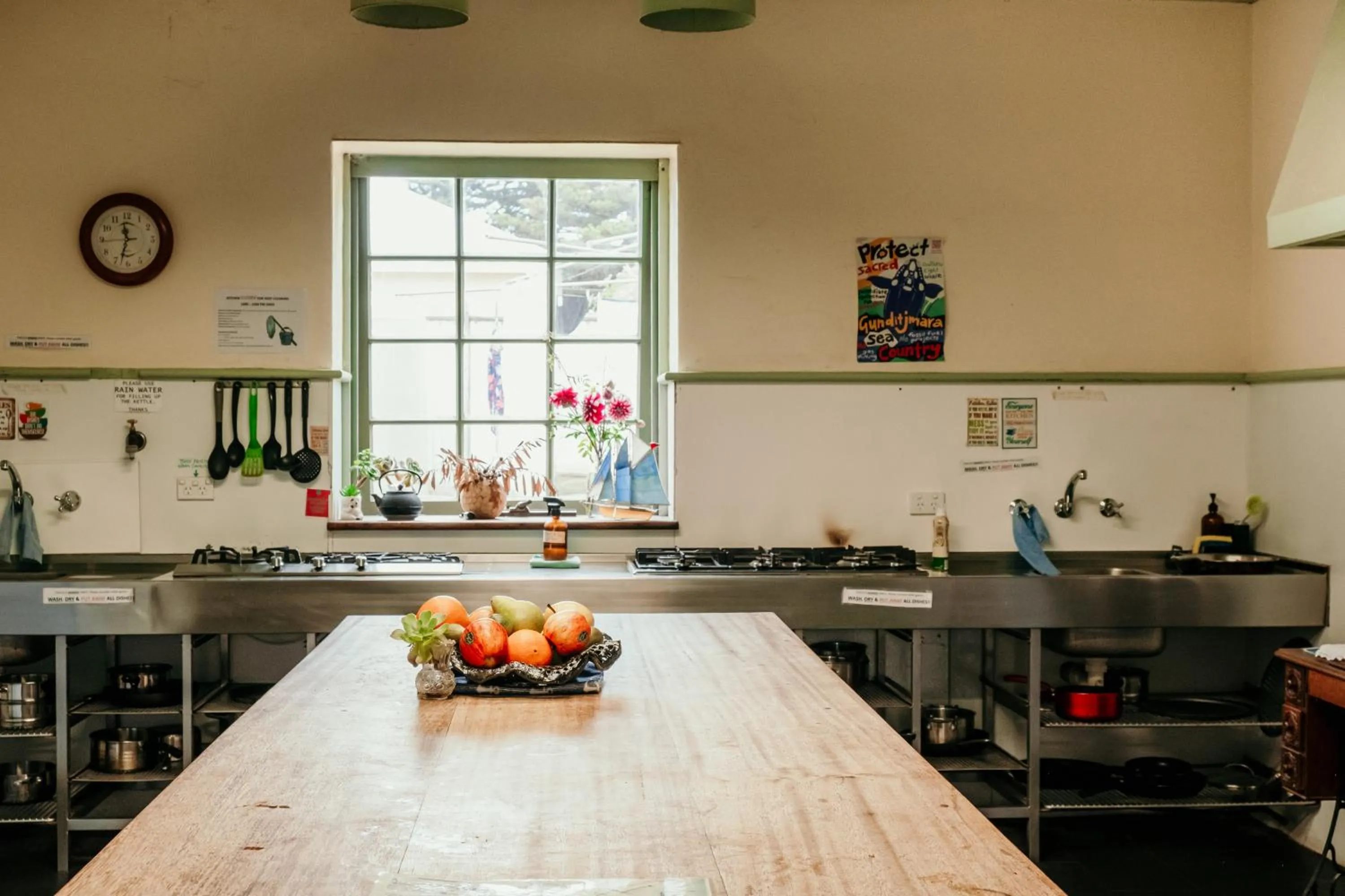 Kitchen or kitchenette in The Wandering Whale Port Fairy