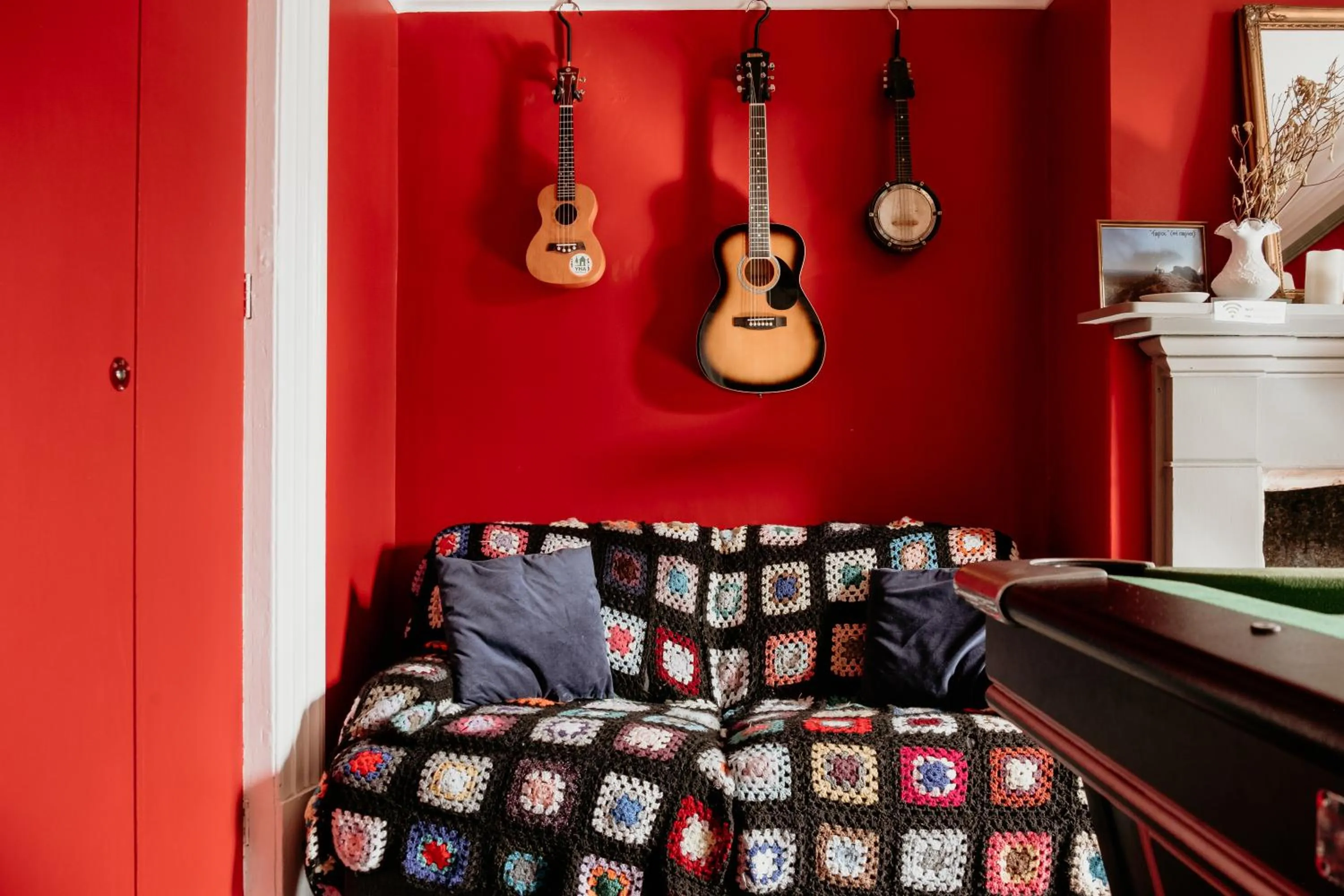 Communal lounge/ TV room, Bed in The Wandering Whale Port Fairy