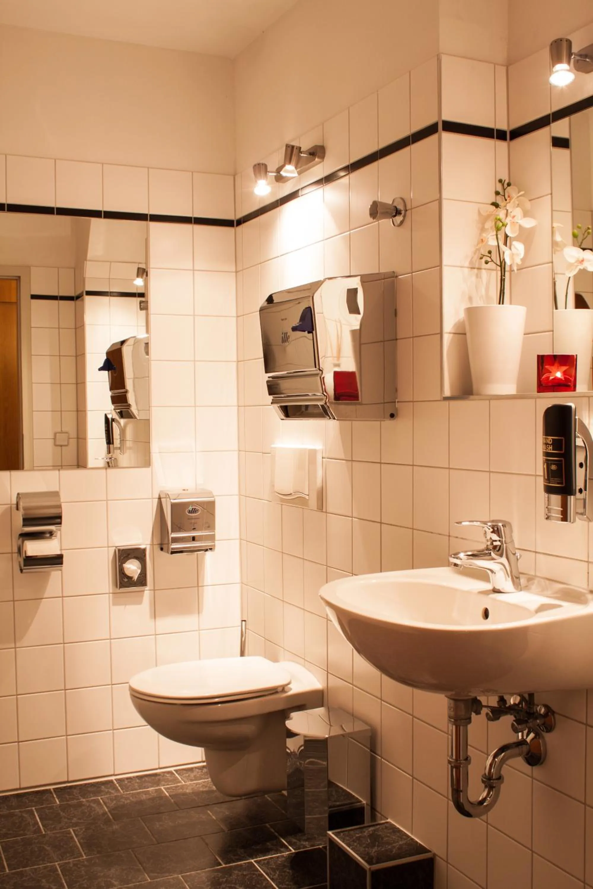 Bathroom in Hotel Ambiente Berlin City