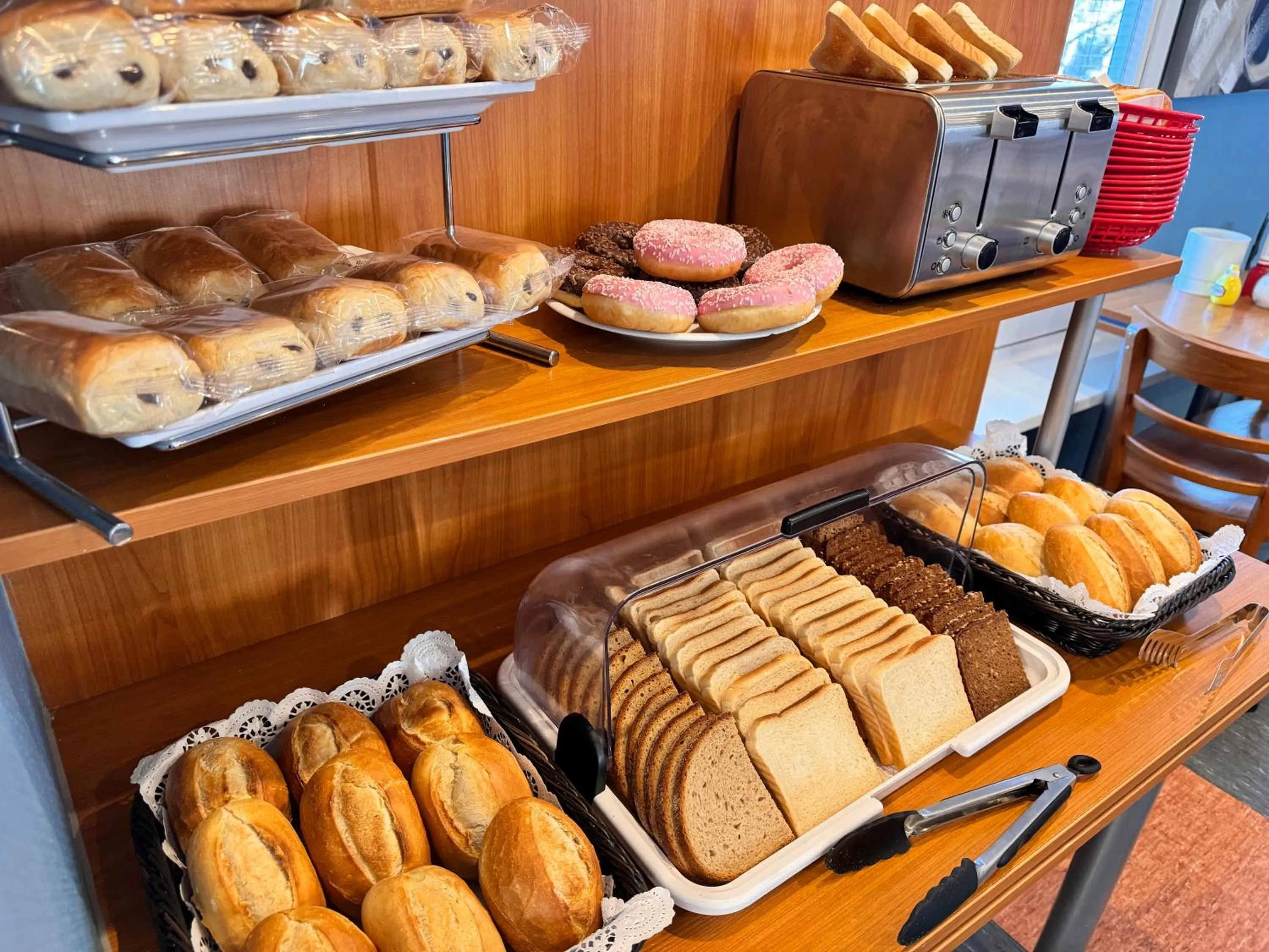 Restaurant/places to eat in Hotel Ambiente Berlin City