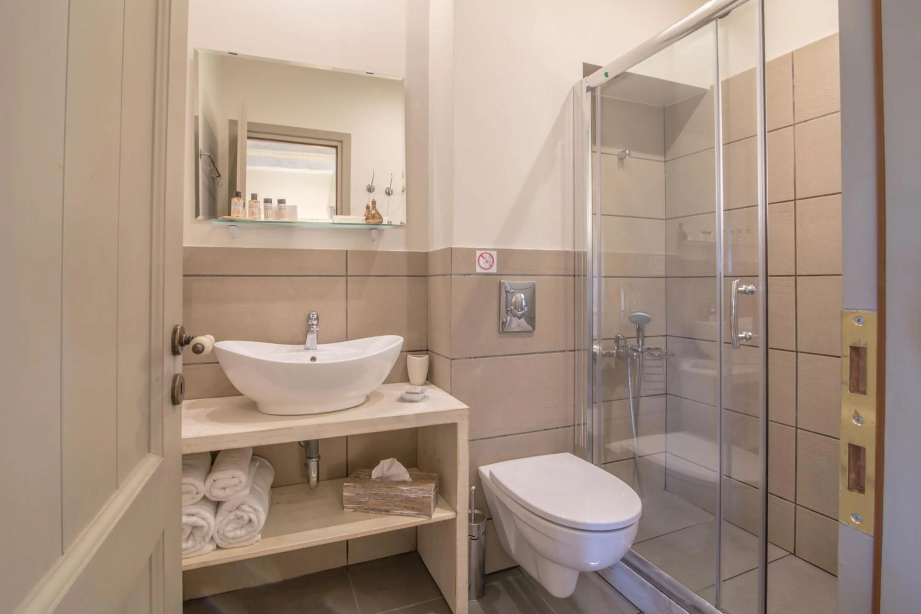 Bathroom in Pirrion Wellness Boutique Hotel