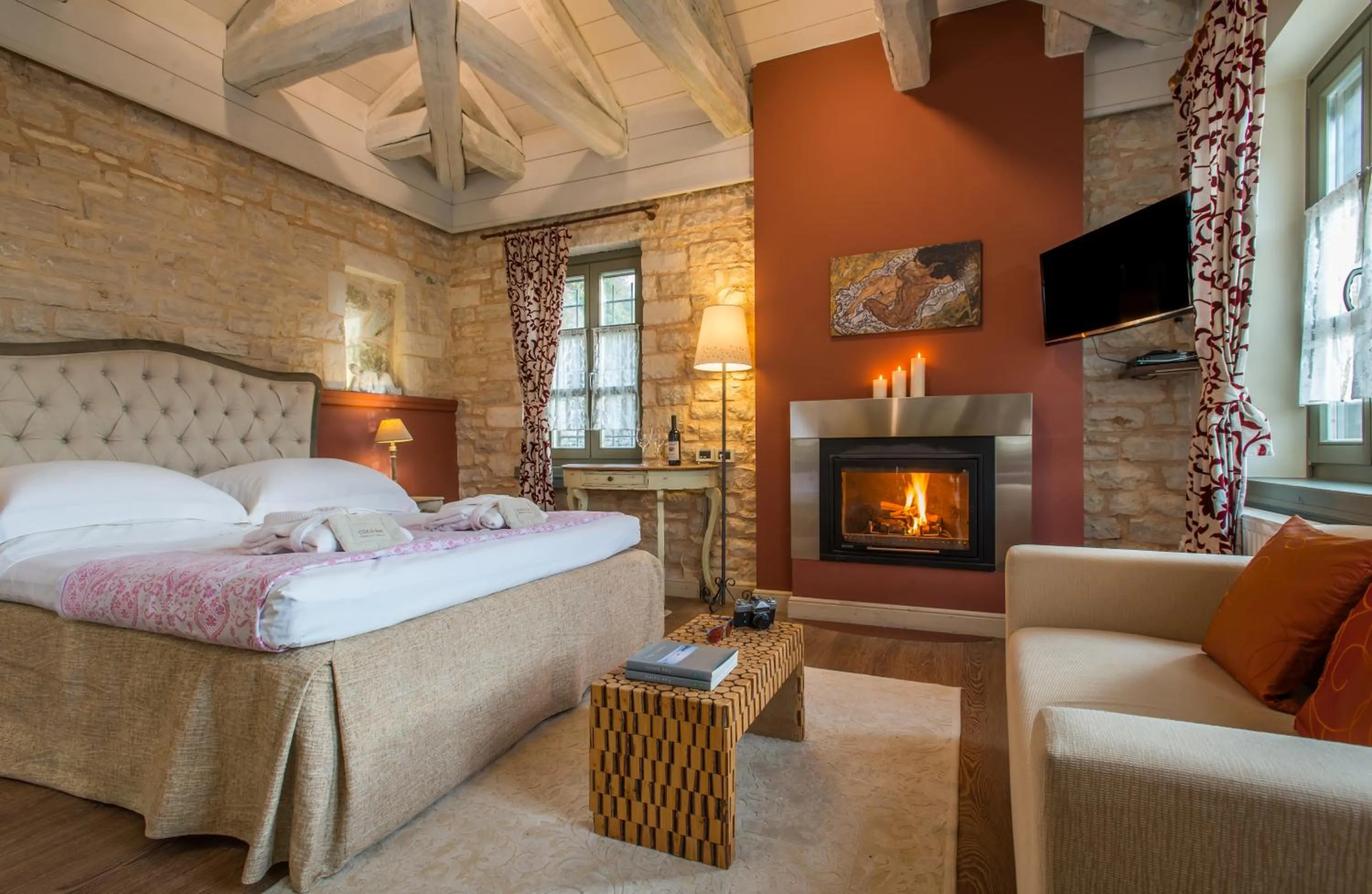 Photo of the whole room, Bed in Pirrion Wellness Boutique Hotel