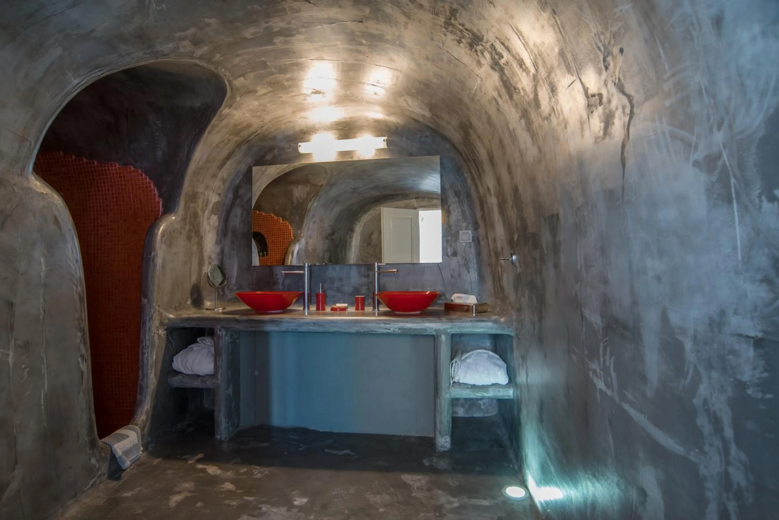 Bathroom in Ilioperato Hotel