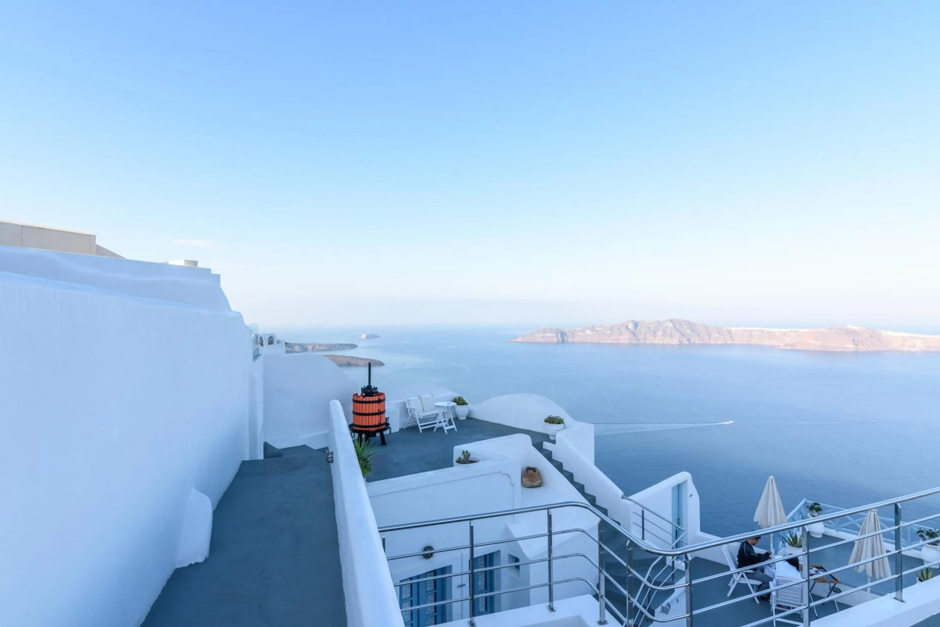 Facade/entrance in Ilioperato Hotel