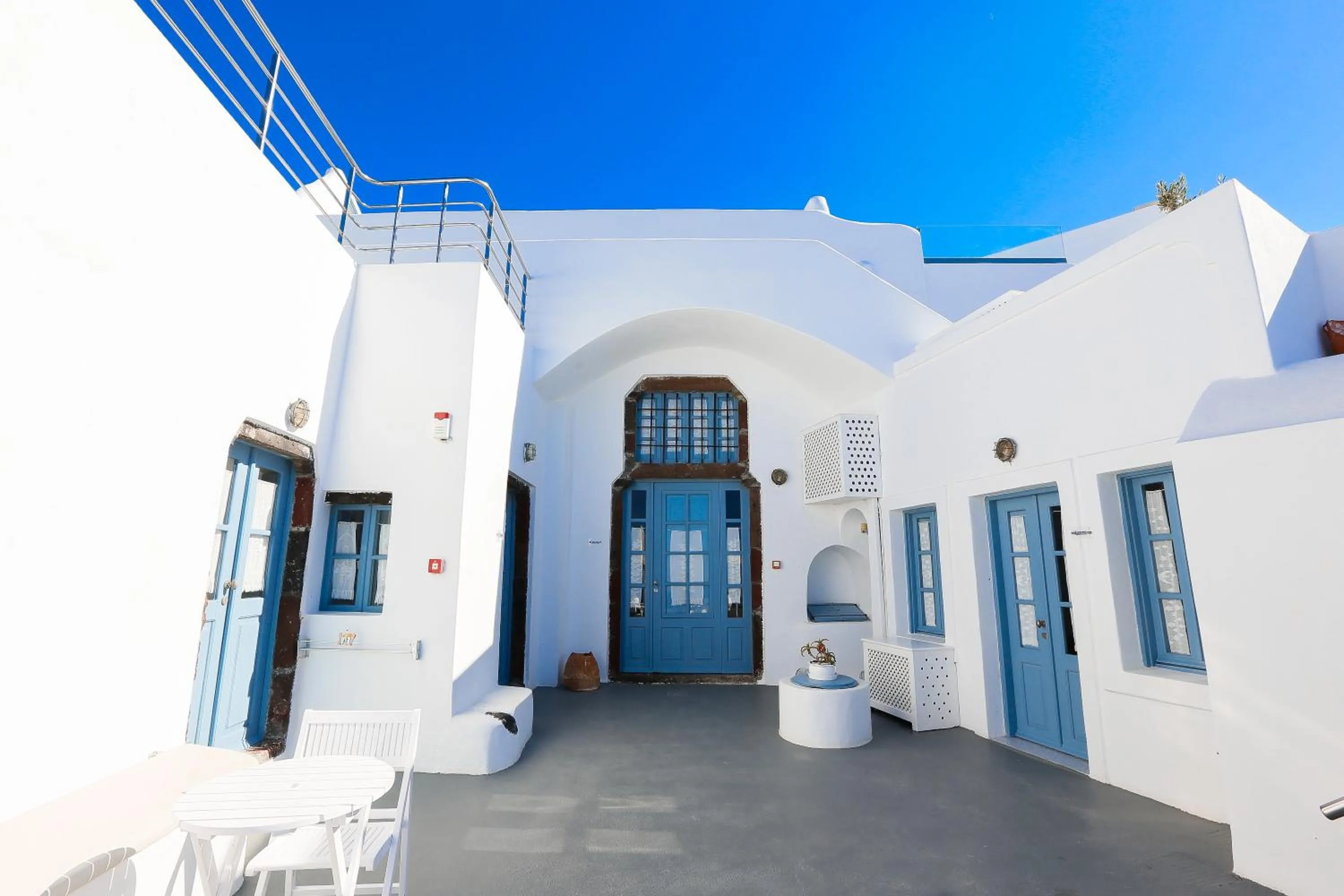 Property building in Ilioperato Hotel