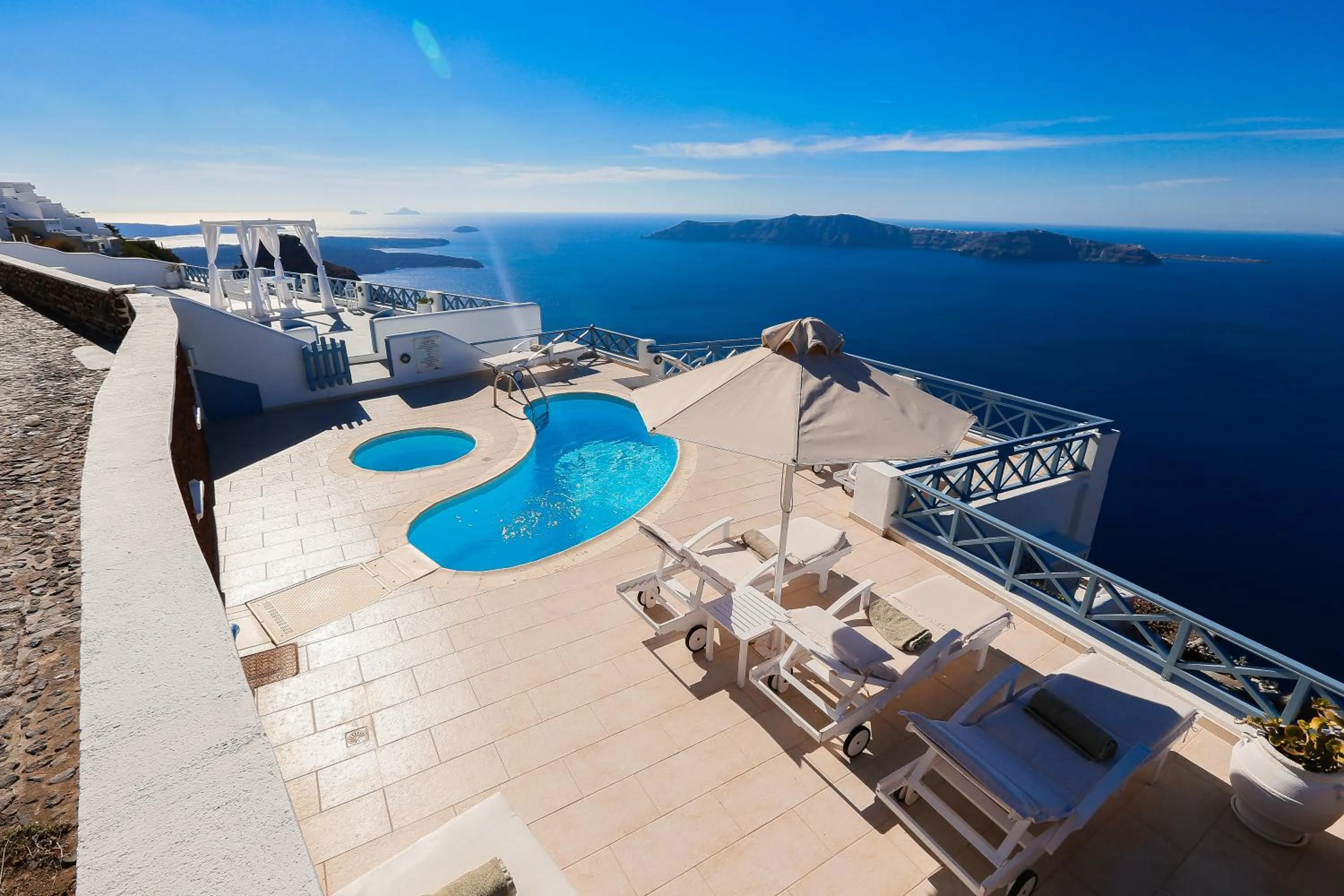 Pool view in Ilioperato Hotel