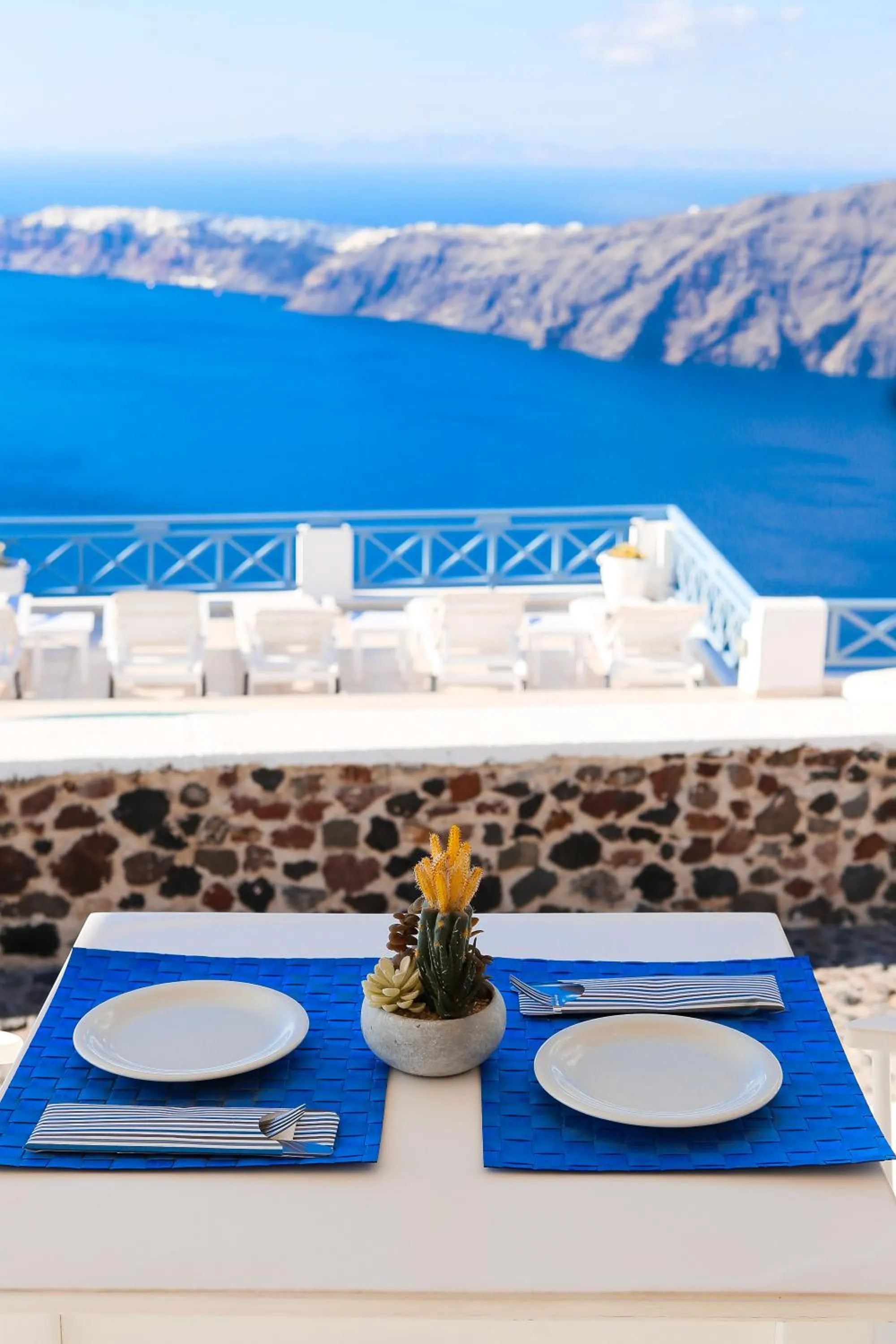 Restaurant/places to eat in Ilioperato Hotel