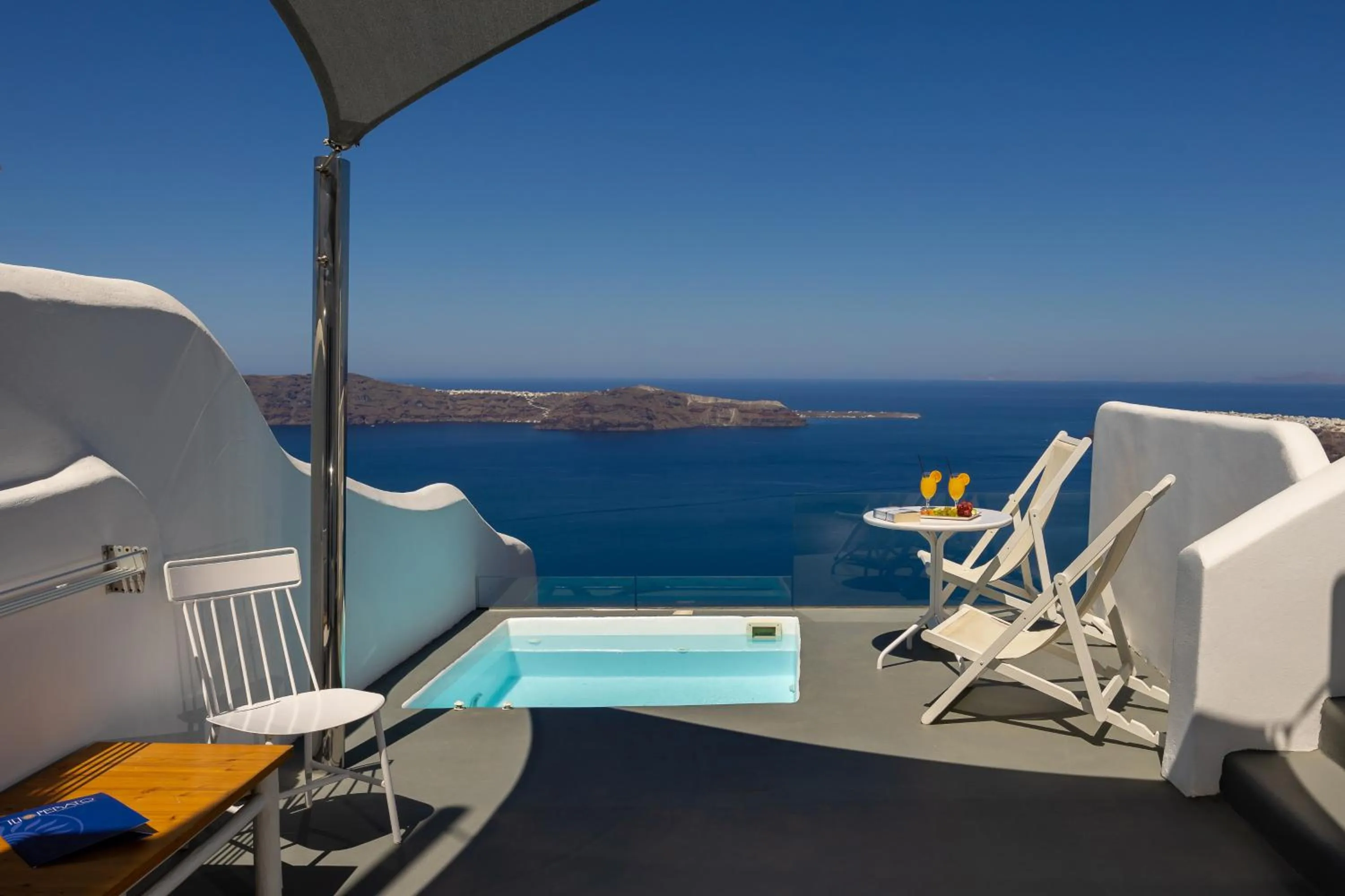 Hot Tub in Ilioperato Hotel