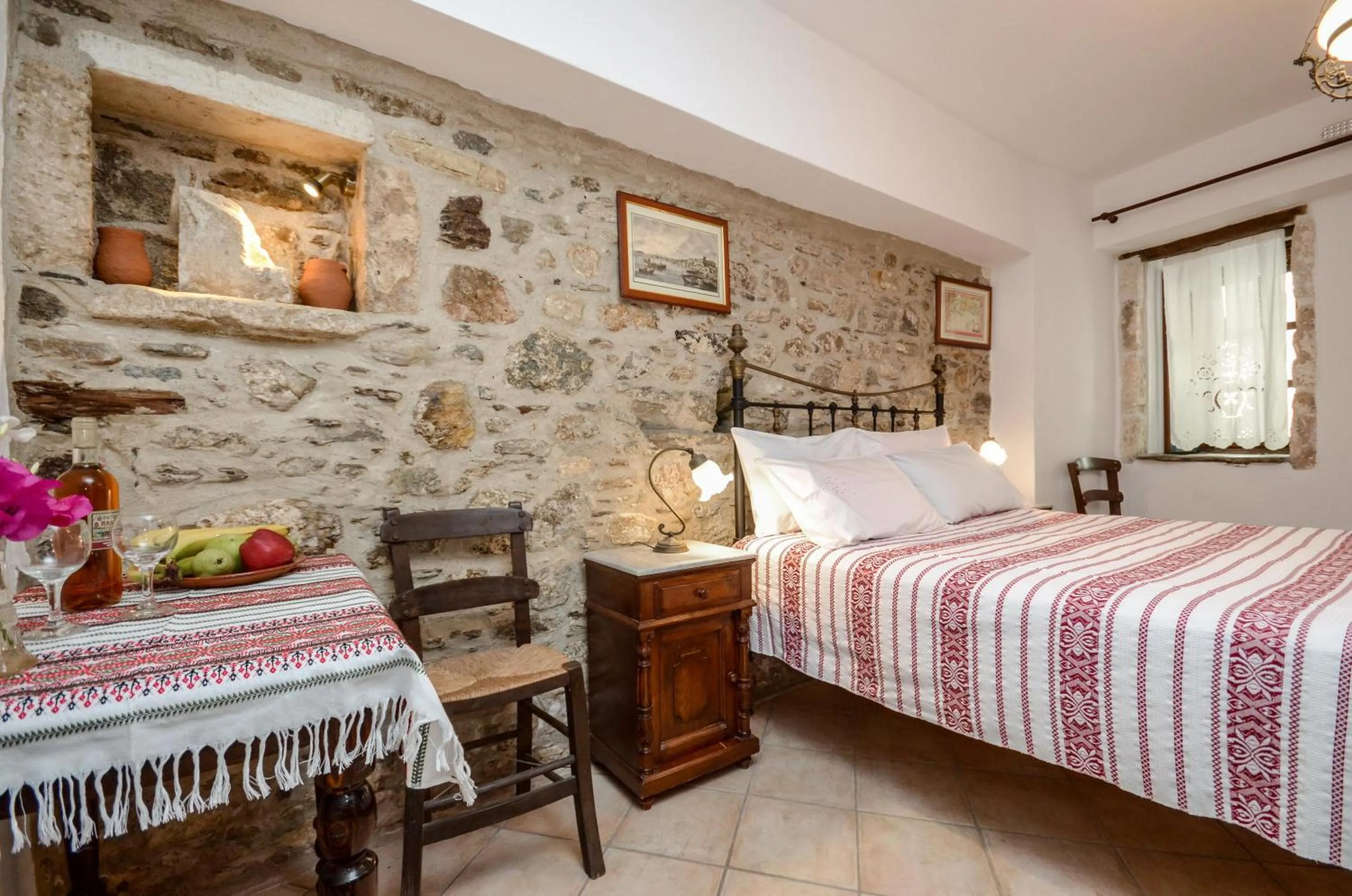 Bedroom, Bed in Venetiko Apartments