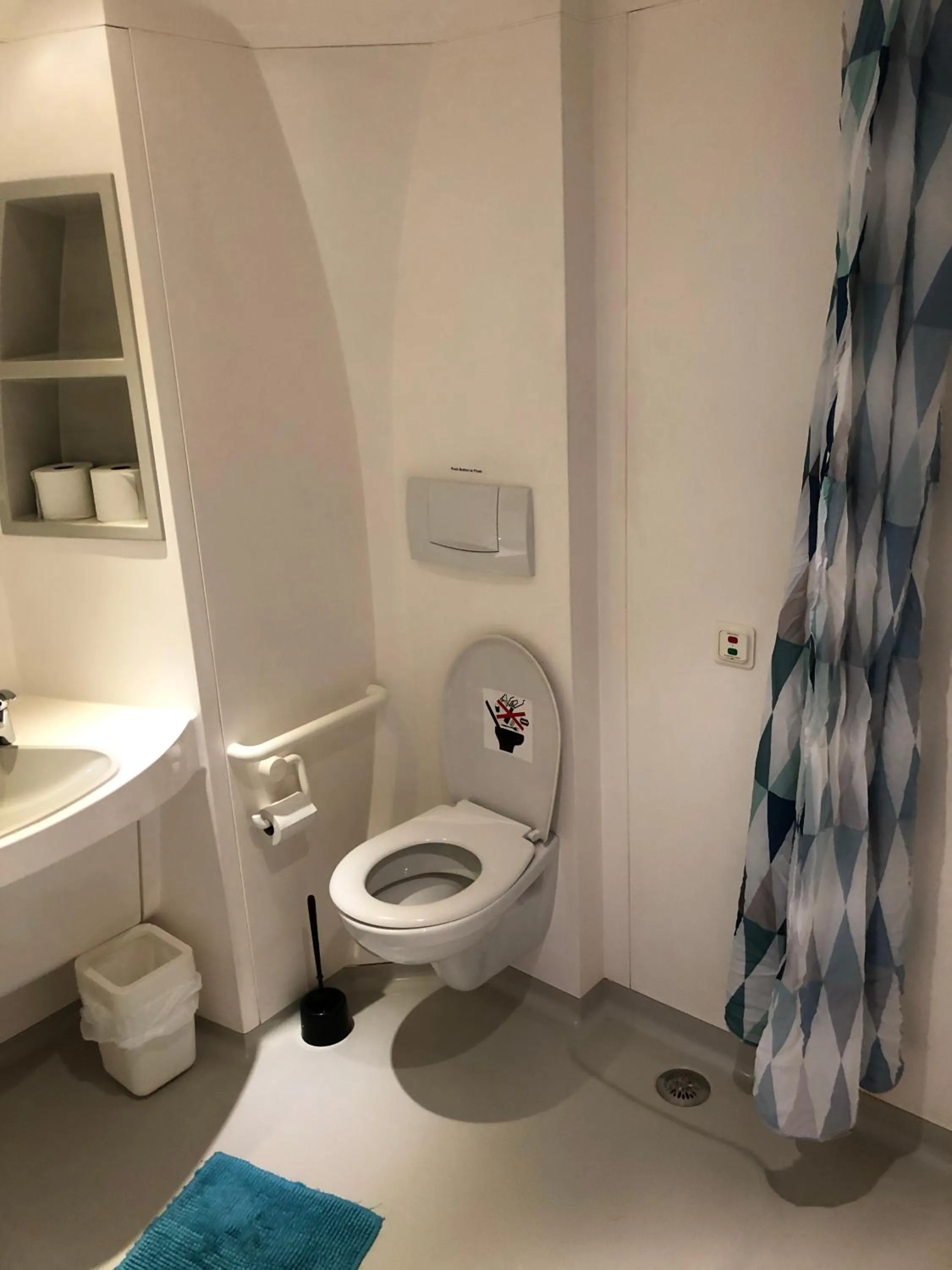 Bathroom in STF Jumbo Stay Stockholm