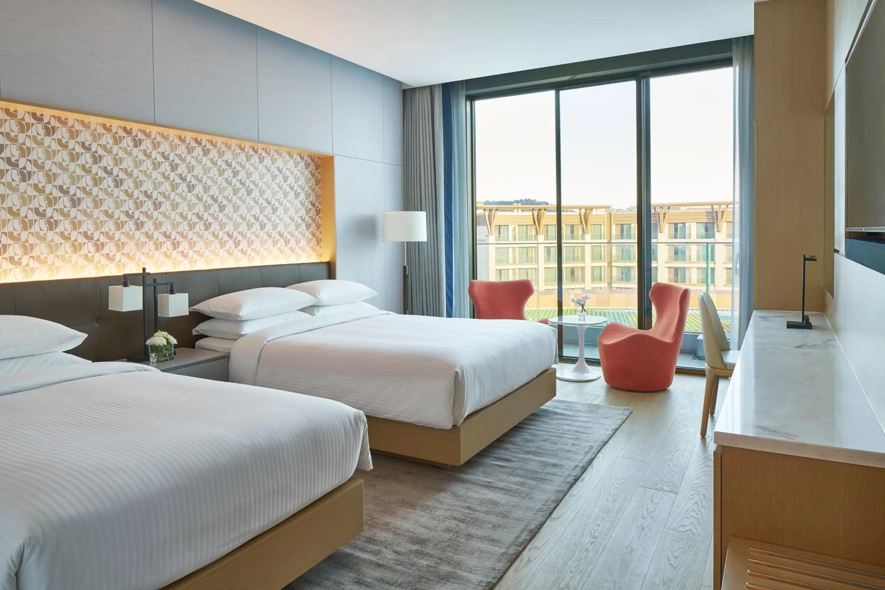 Bedroom, Bed in Marriott Jeju Shinhwa World Hotel