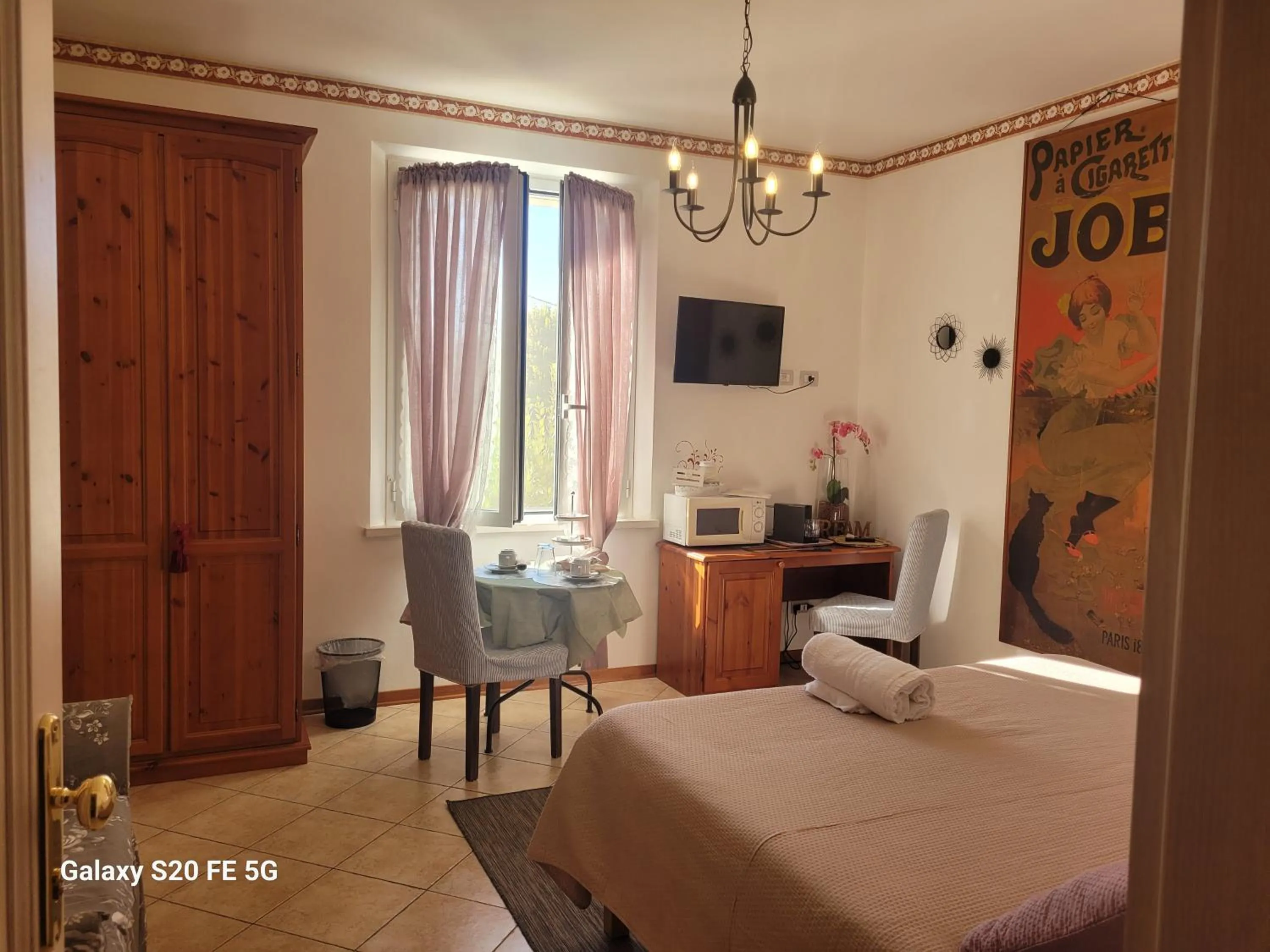 Photo of the whole room, Bed in La Meridiana Affittacamere