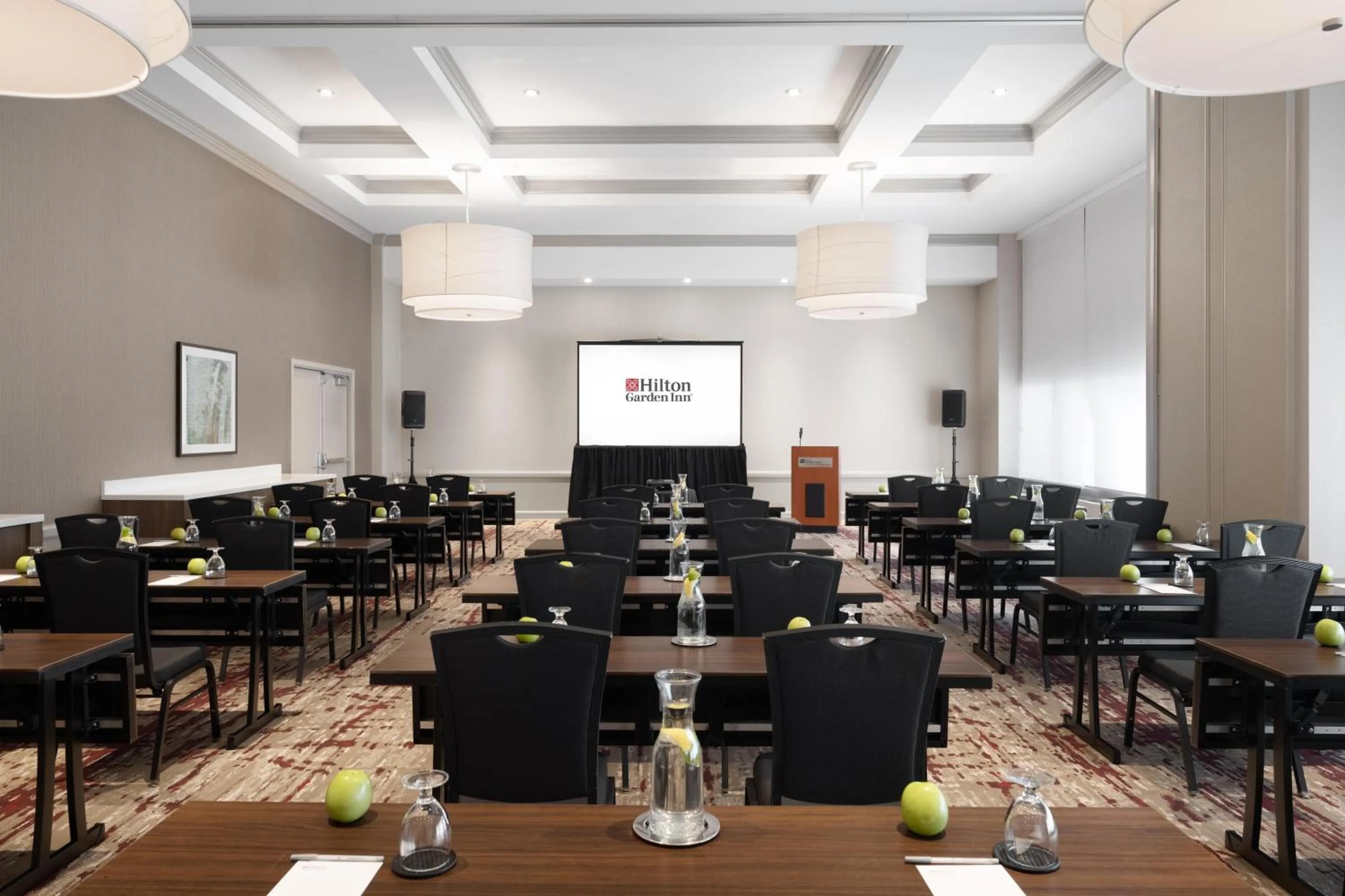 Property building in Hilton Garden Inn Chicago Downtown/Magnificent Mile