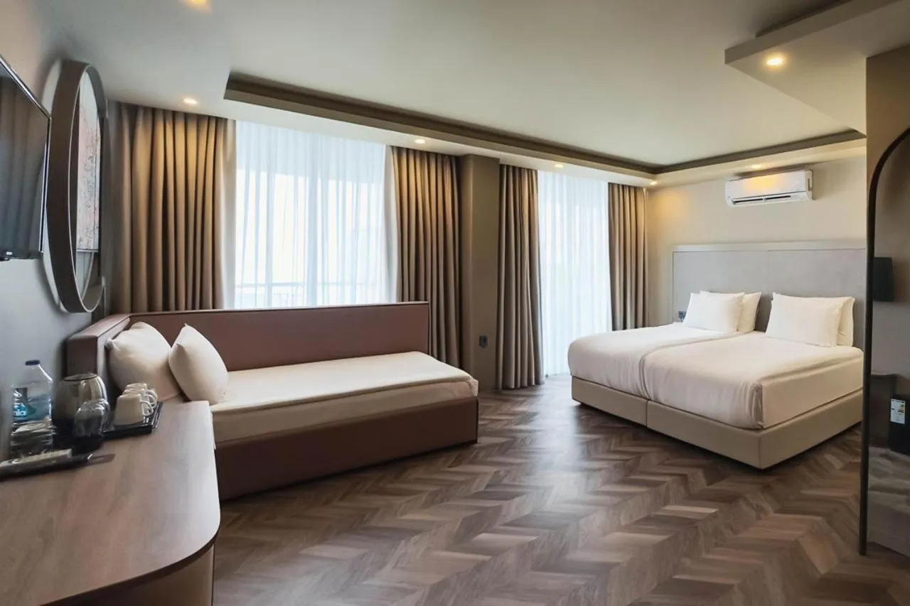 Photo of the whole room, Bed in Büyük Hotel