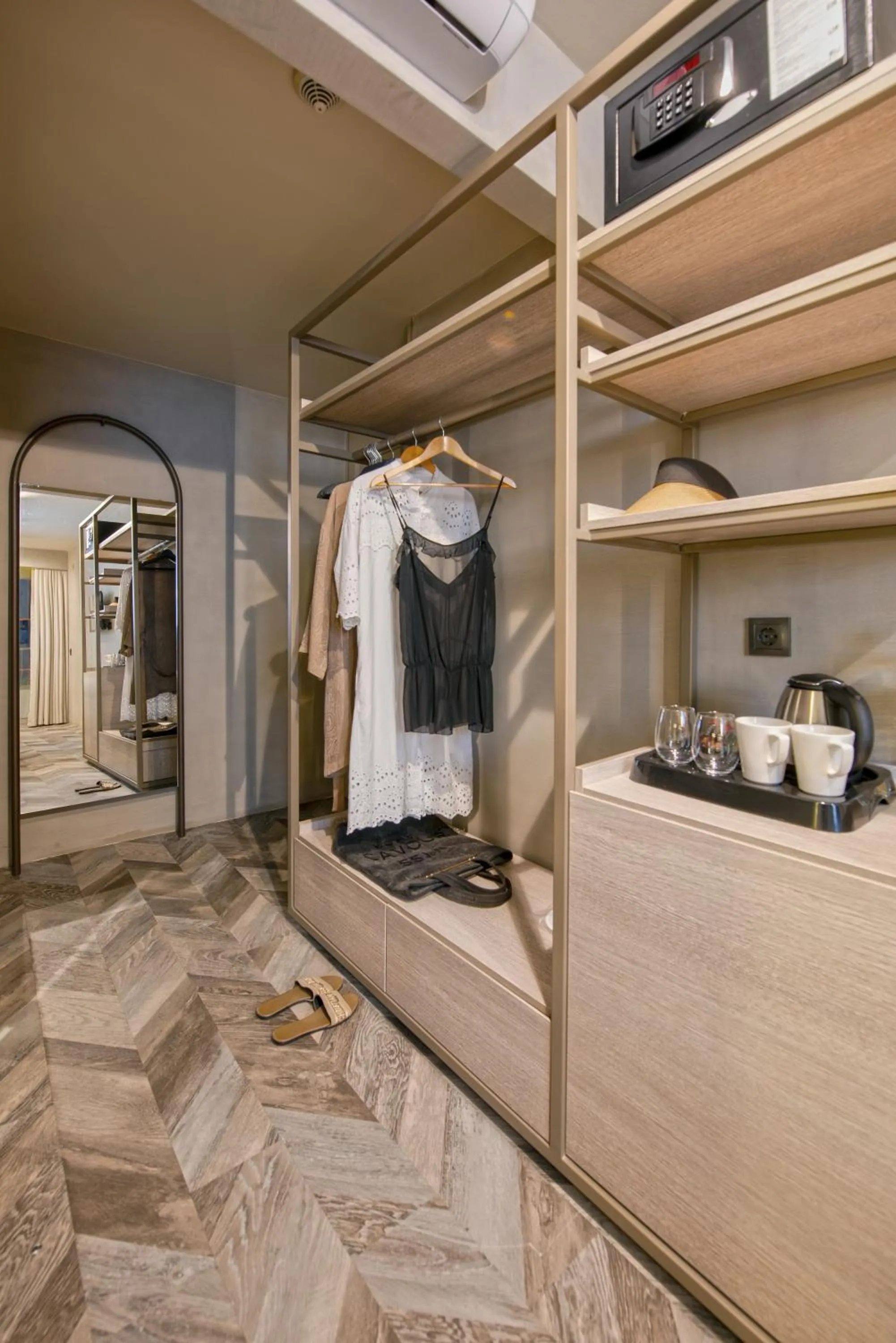 Photo of the whole room in Büyük Hotel