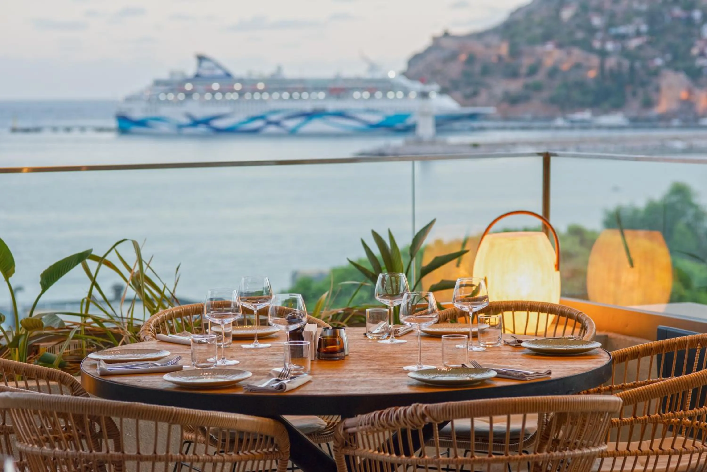 Restaurant/places to eat in Büyük Hotel