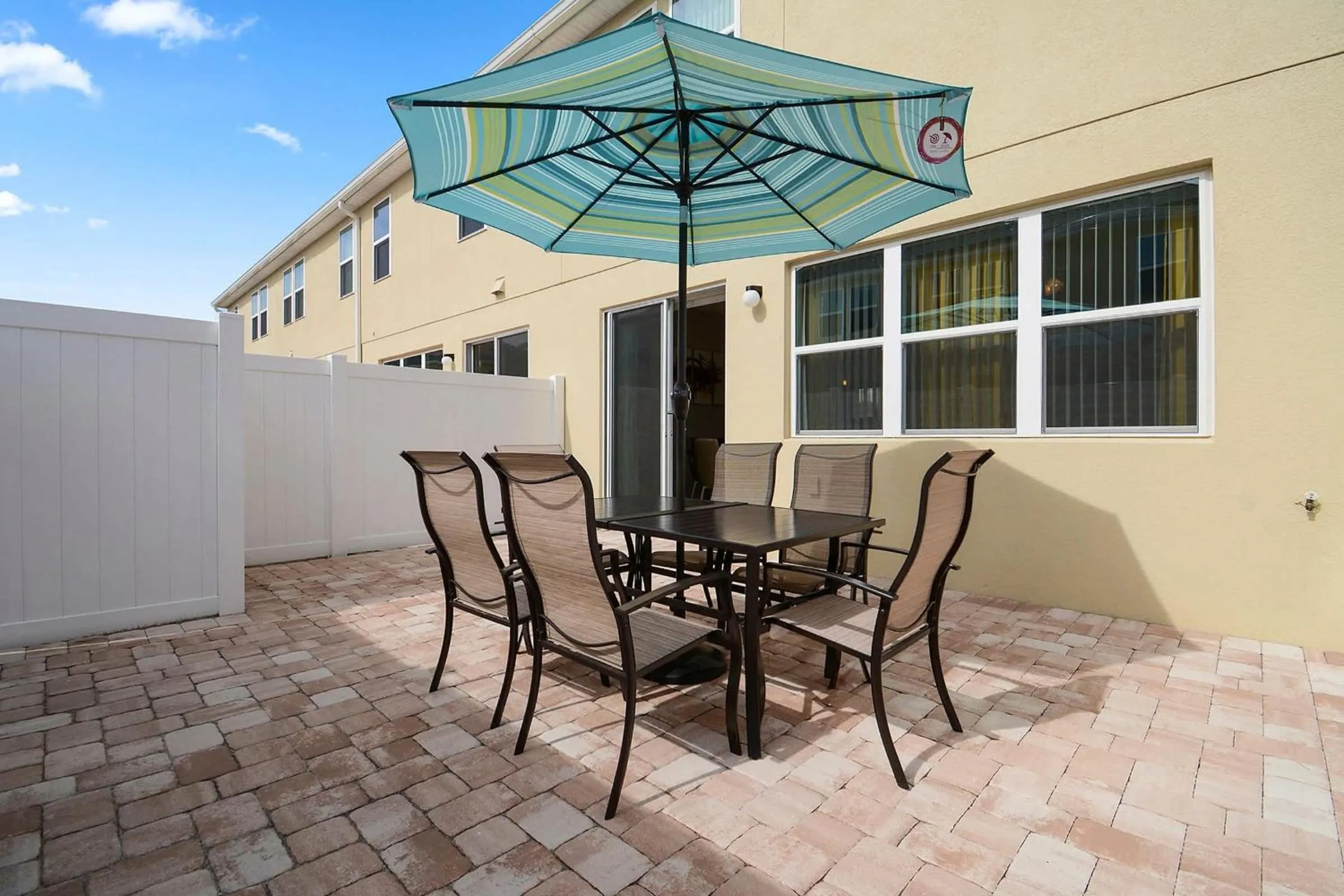 Four Bedrooms TownHome 5122
