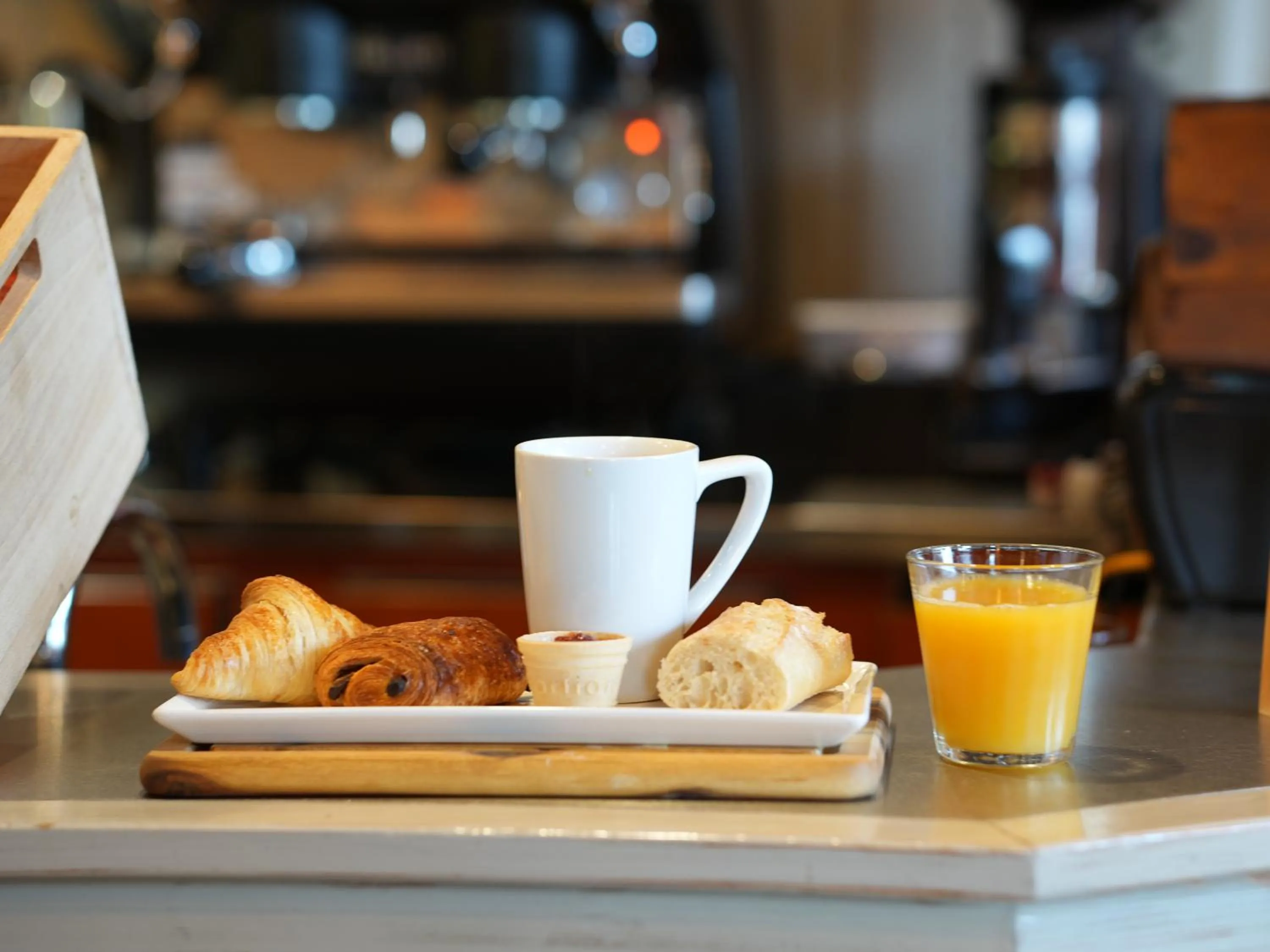 Breakfast in ibis Caen Porte De Bretagne