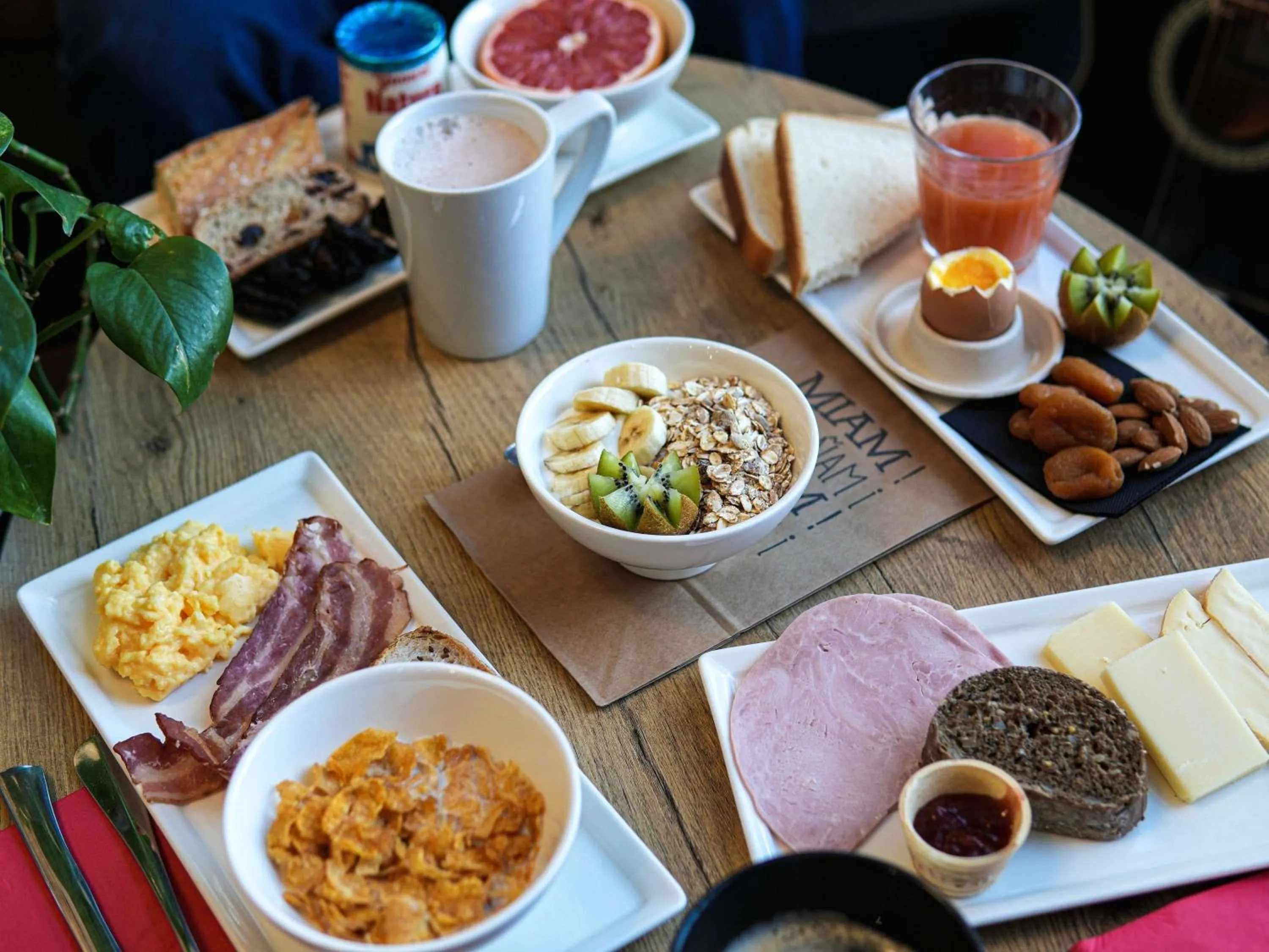 Breakfast in ibis Caen Porte De Bretagne