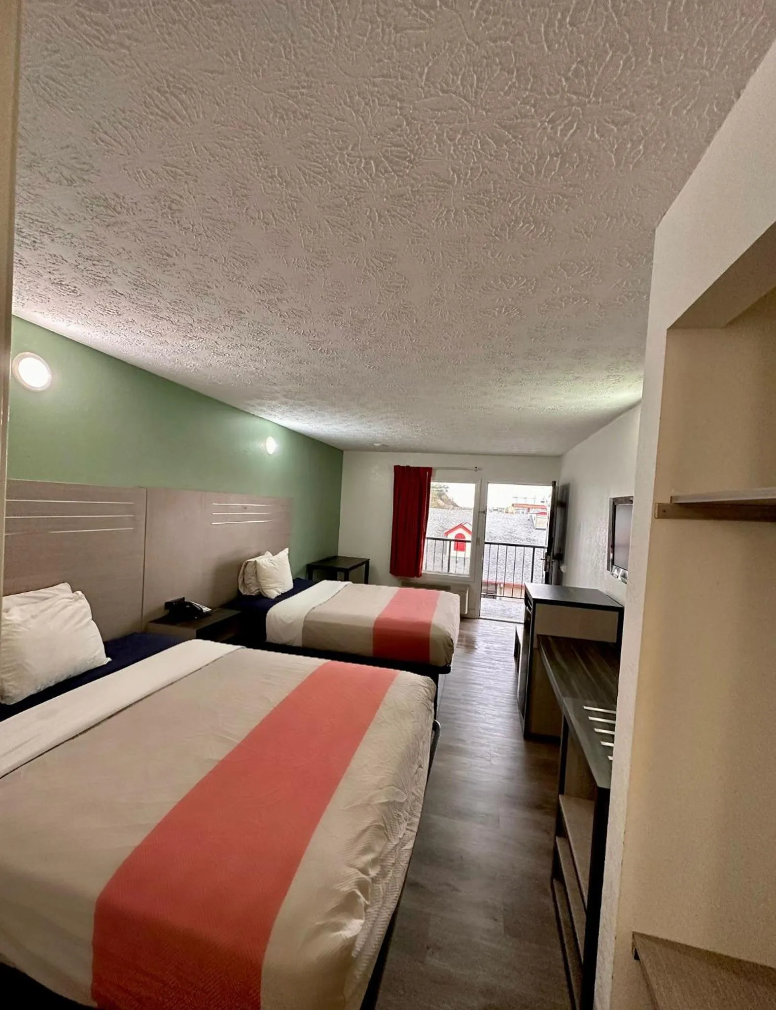 Bed in Briarstone Inn