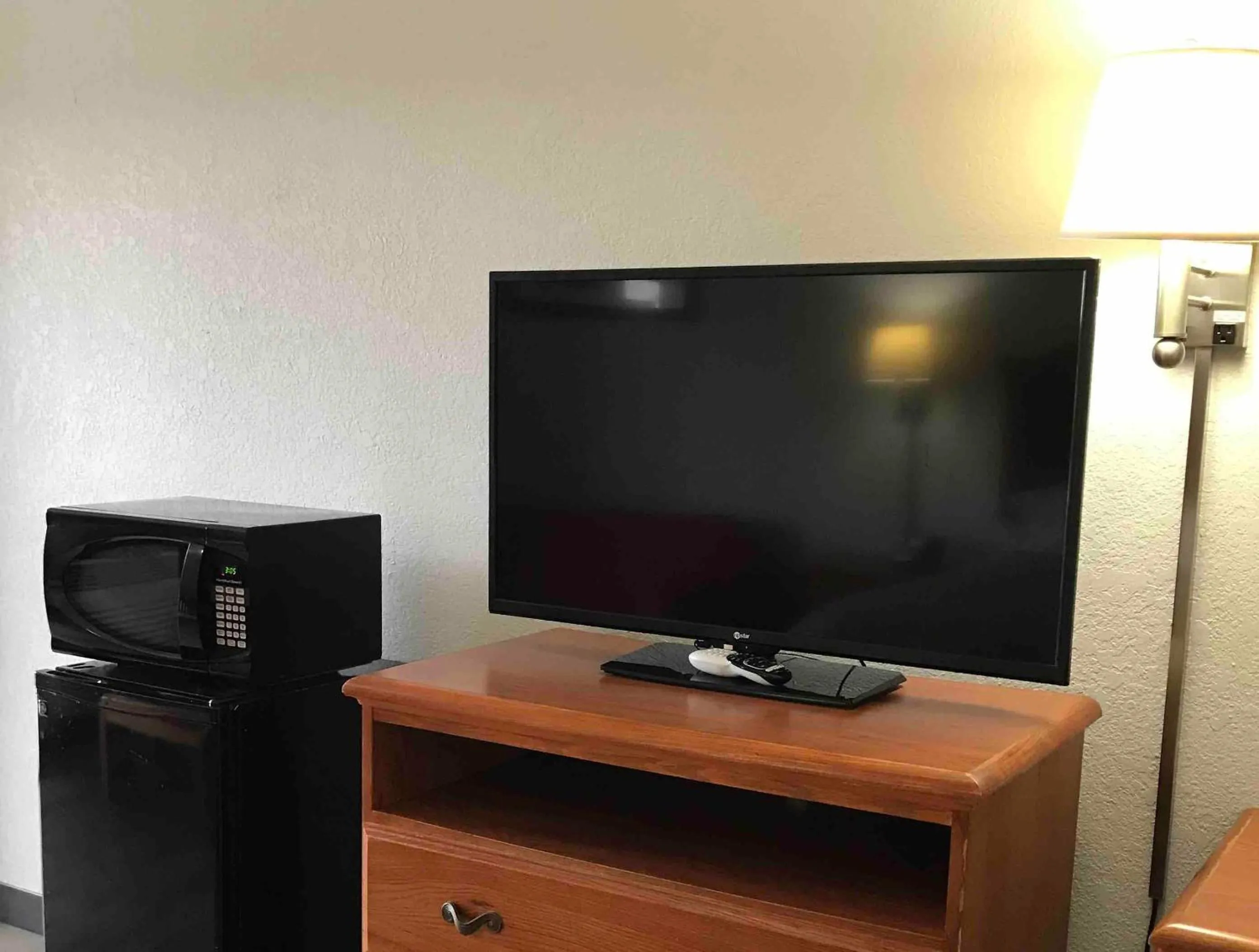 TV and multimedia in Walnut Inn - Checotah