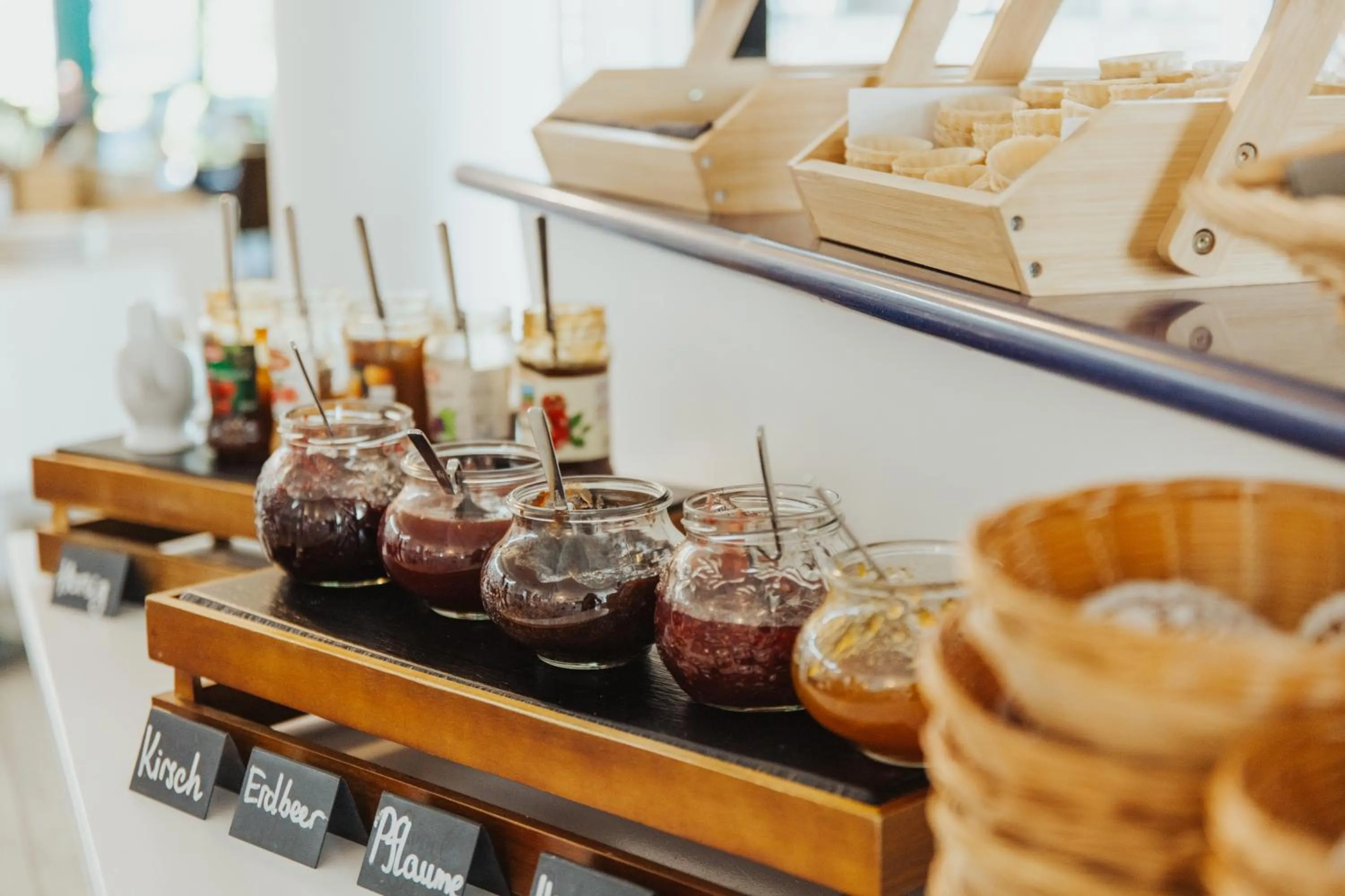 Breakfast in Parkhotel IV Jahreszeiten Kühlungsborn