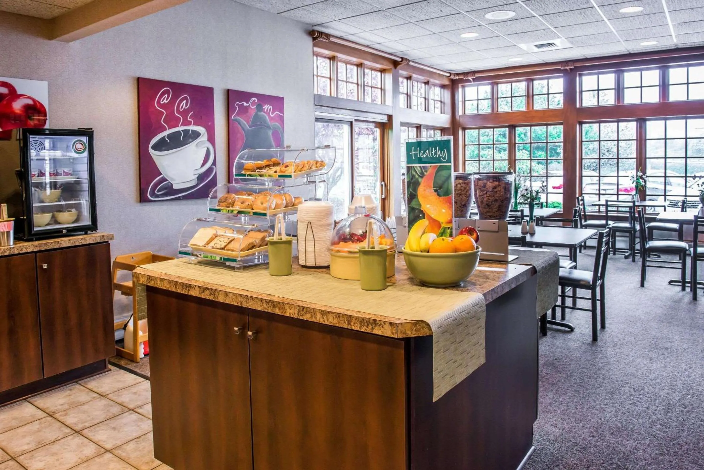 Restaurant/places to eat in Quality Inn Pittsburgh Airport