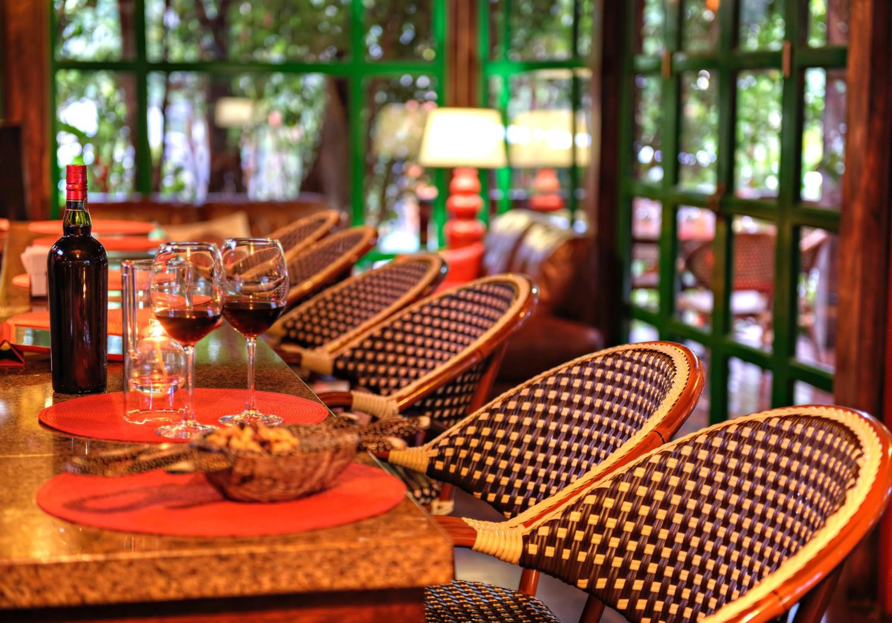 Restaurant/places to eat in Nayara Gardens