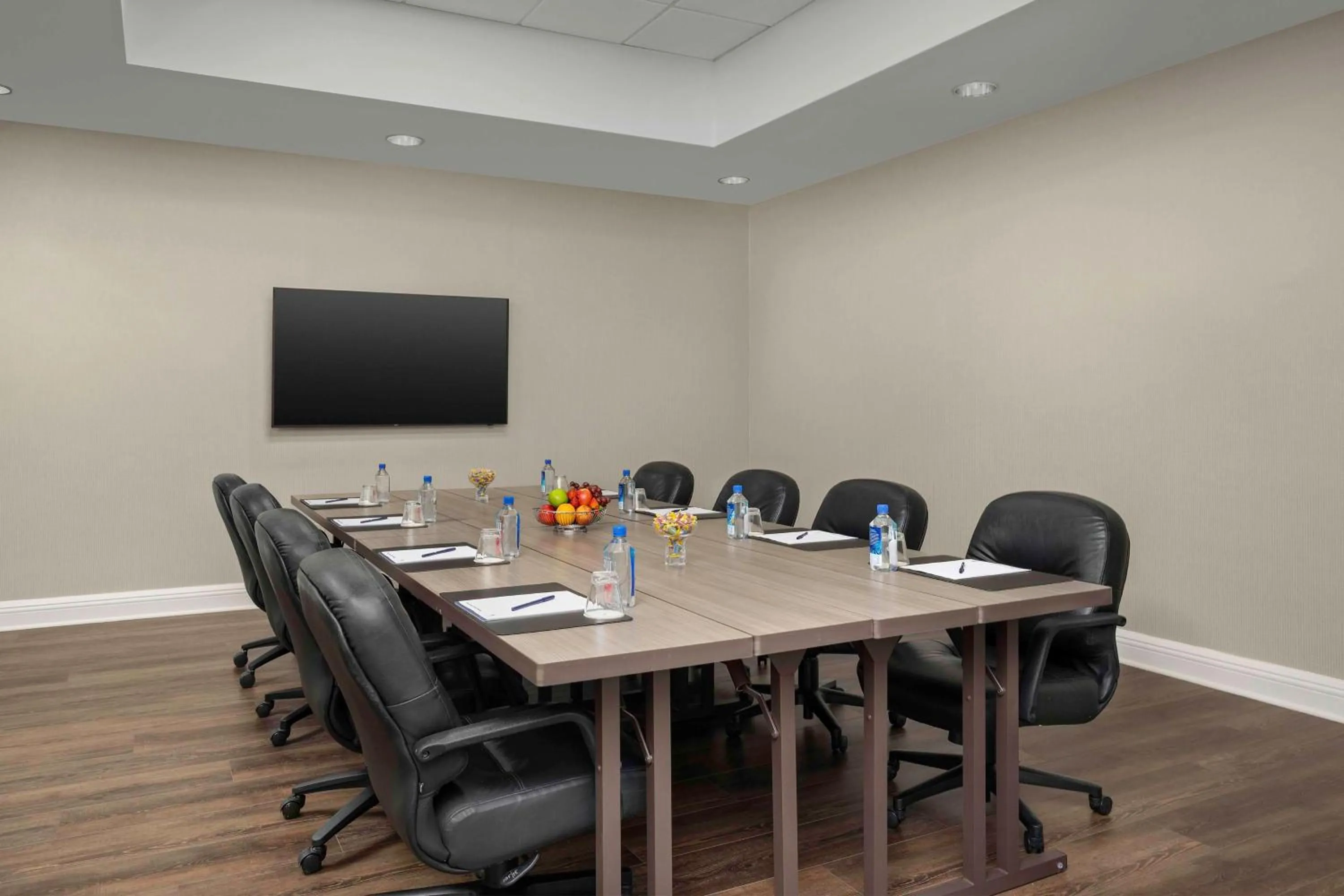 Meeting/conference room in DoubleTree by Hilton Chicago O'Hare Airport-Rosemont